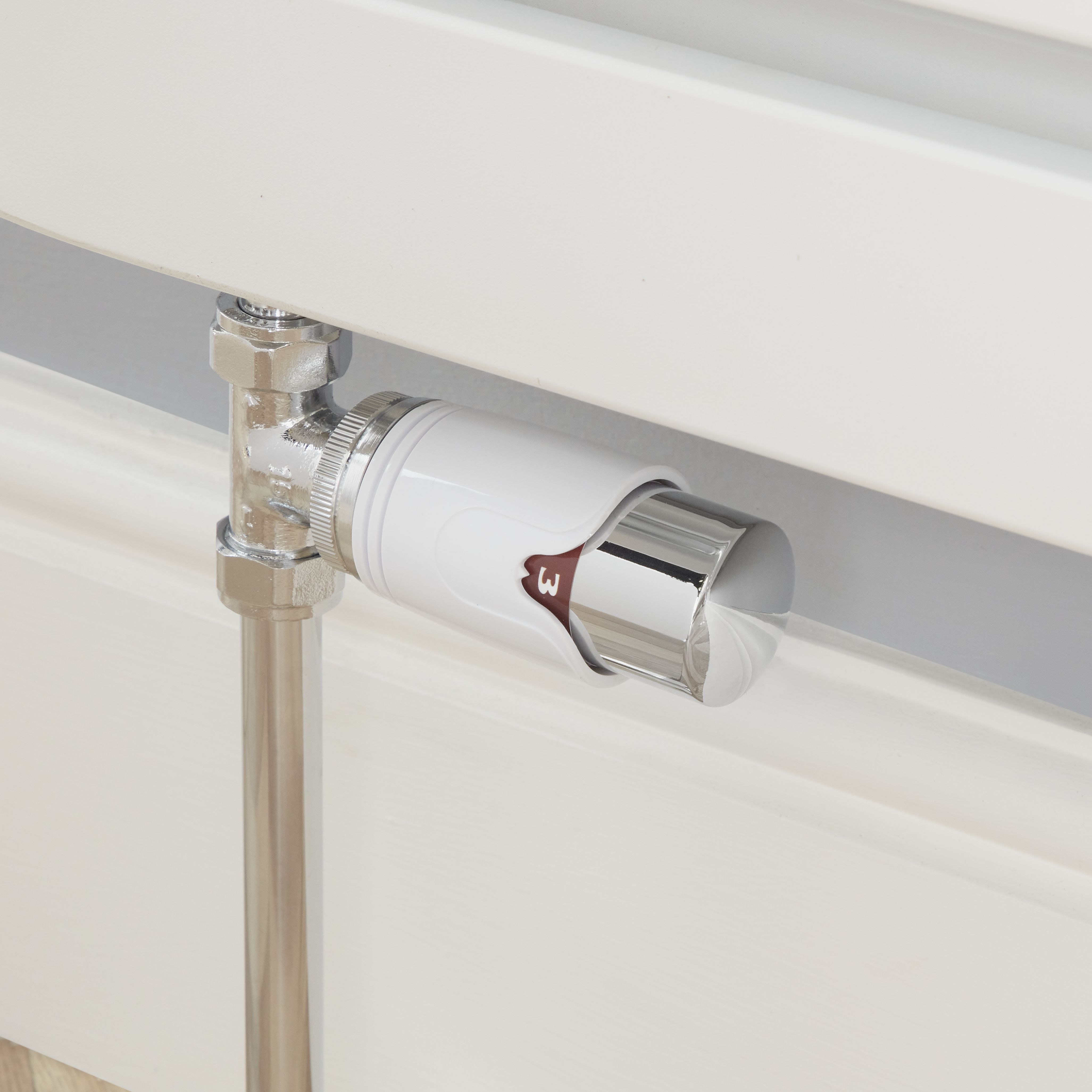 GoodHome Polished White Straight Thermostatic Radiator valve & lockshield (Dia)15mm x ½"
