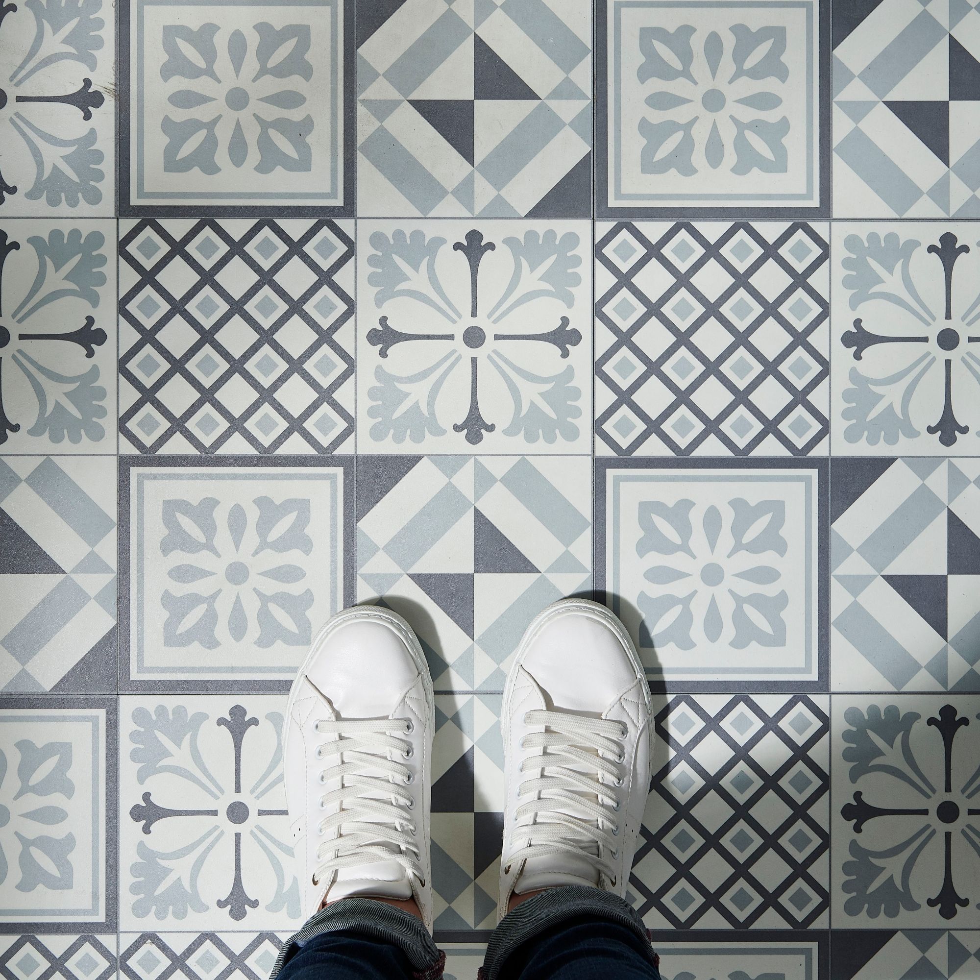 GoodHome Poprock Black & white Mosaic effect Self adhesive Vinyl tile, Pack of 14