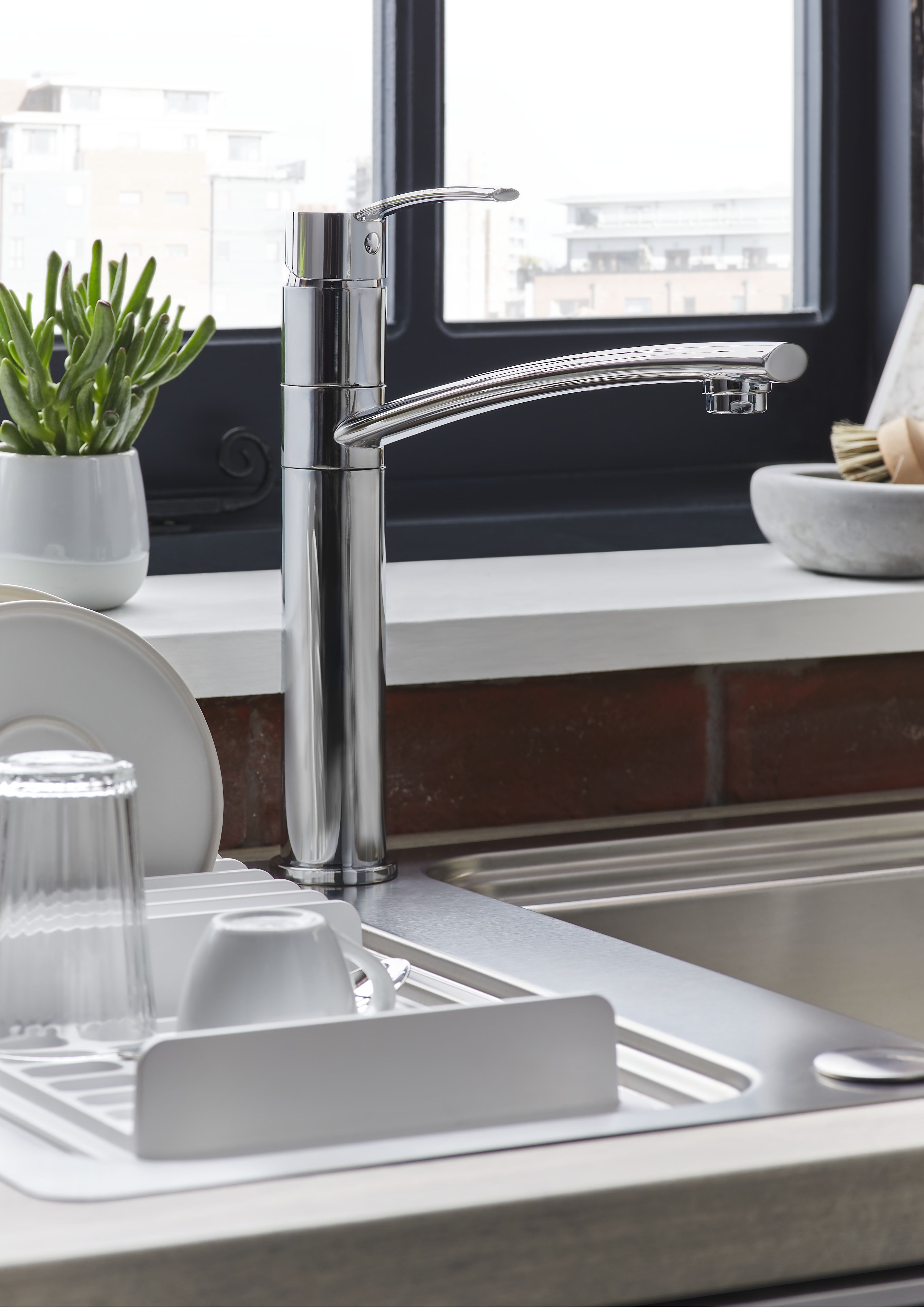 GoodHome Romesco Brushed Stainless steel 1.5 Bowl Kitchen sink set (W)511mm (L)840mm