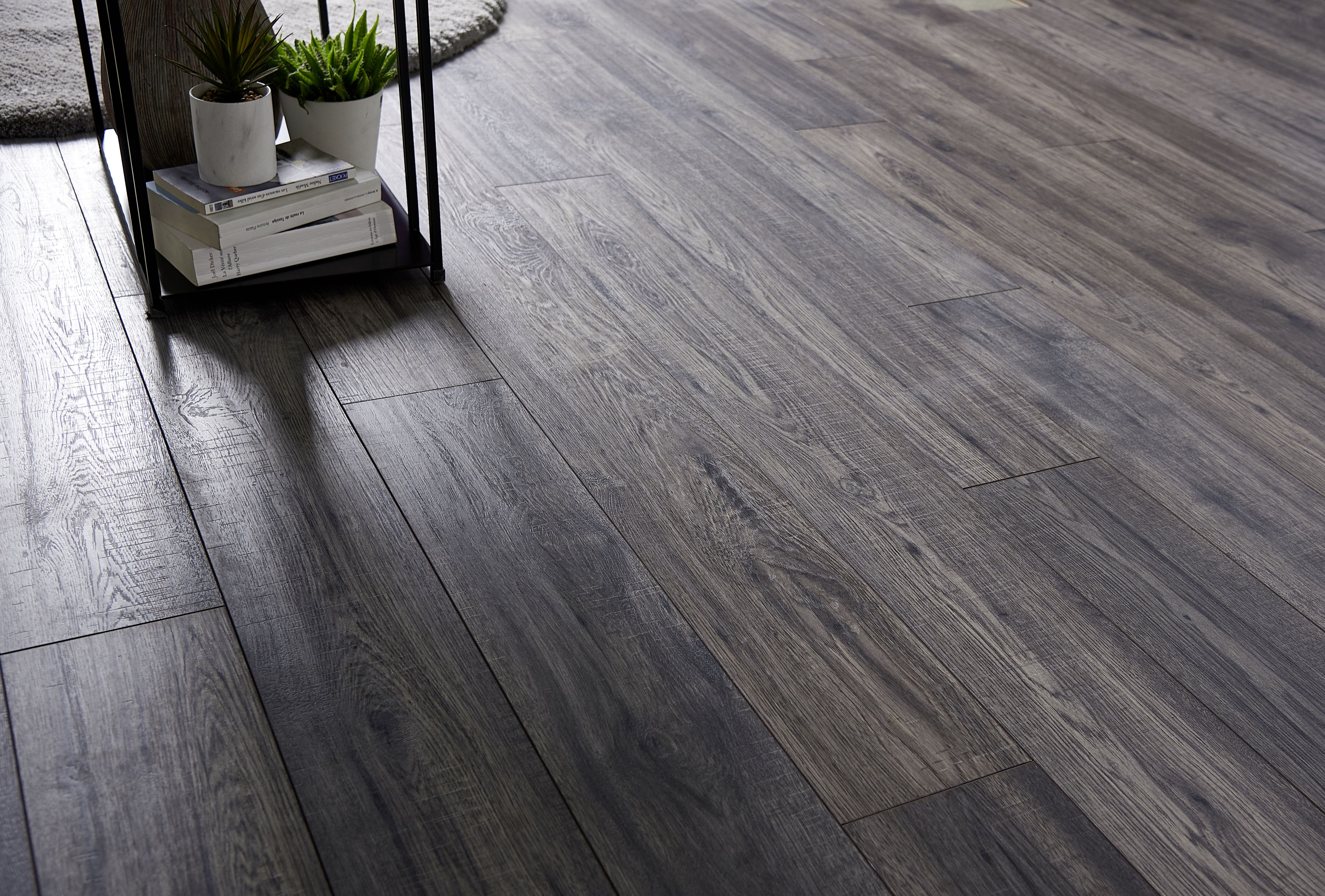 GoodHome Shildon Dark grey Dark wood effect Laminate Flooring, 1.76m²