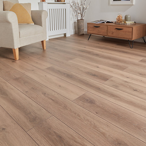 Goodhome Stoke Natural Oak Effect, How Much Is A Pack Of Laminate Flooring