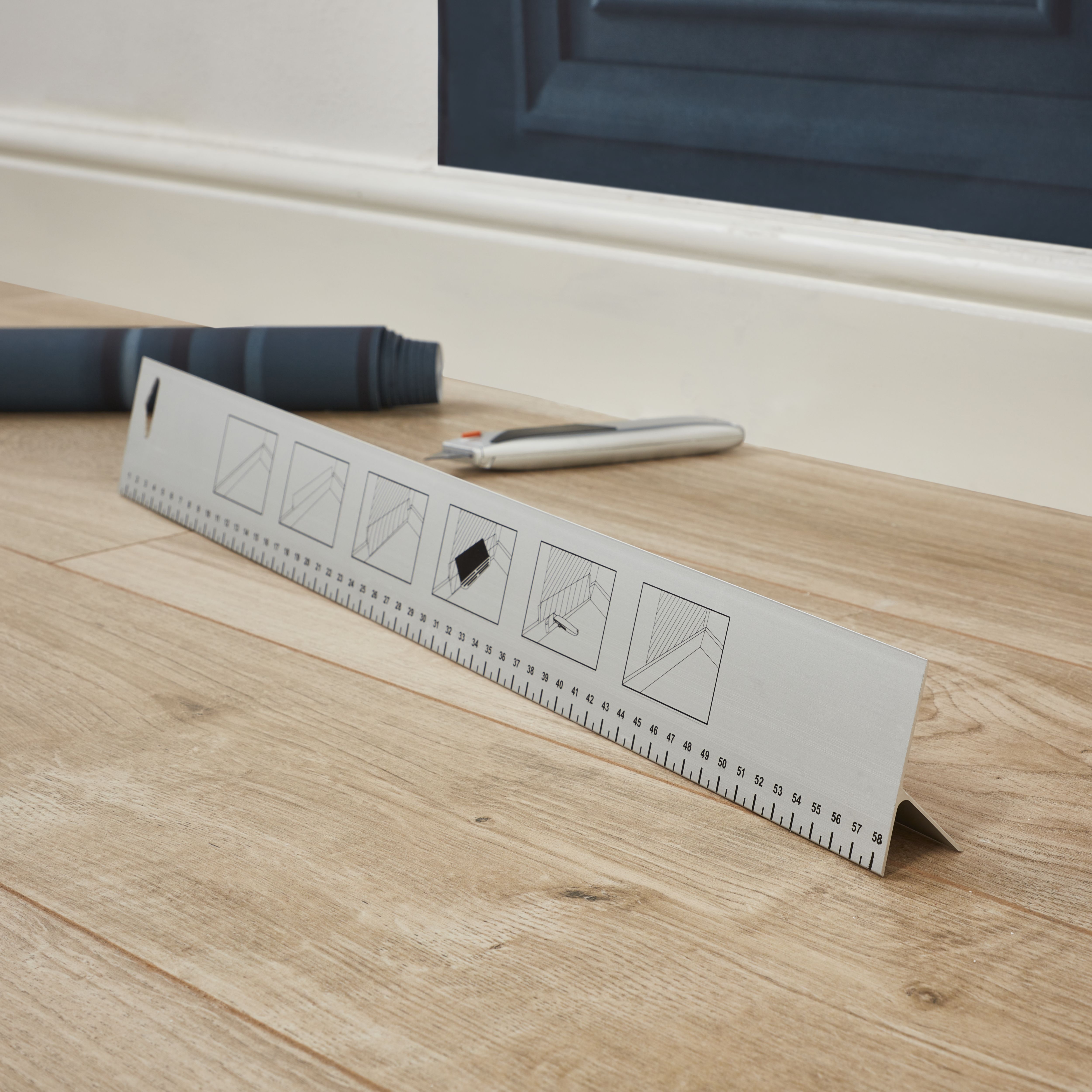 GoodHome Wallpaper cutting guide