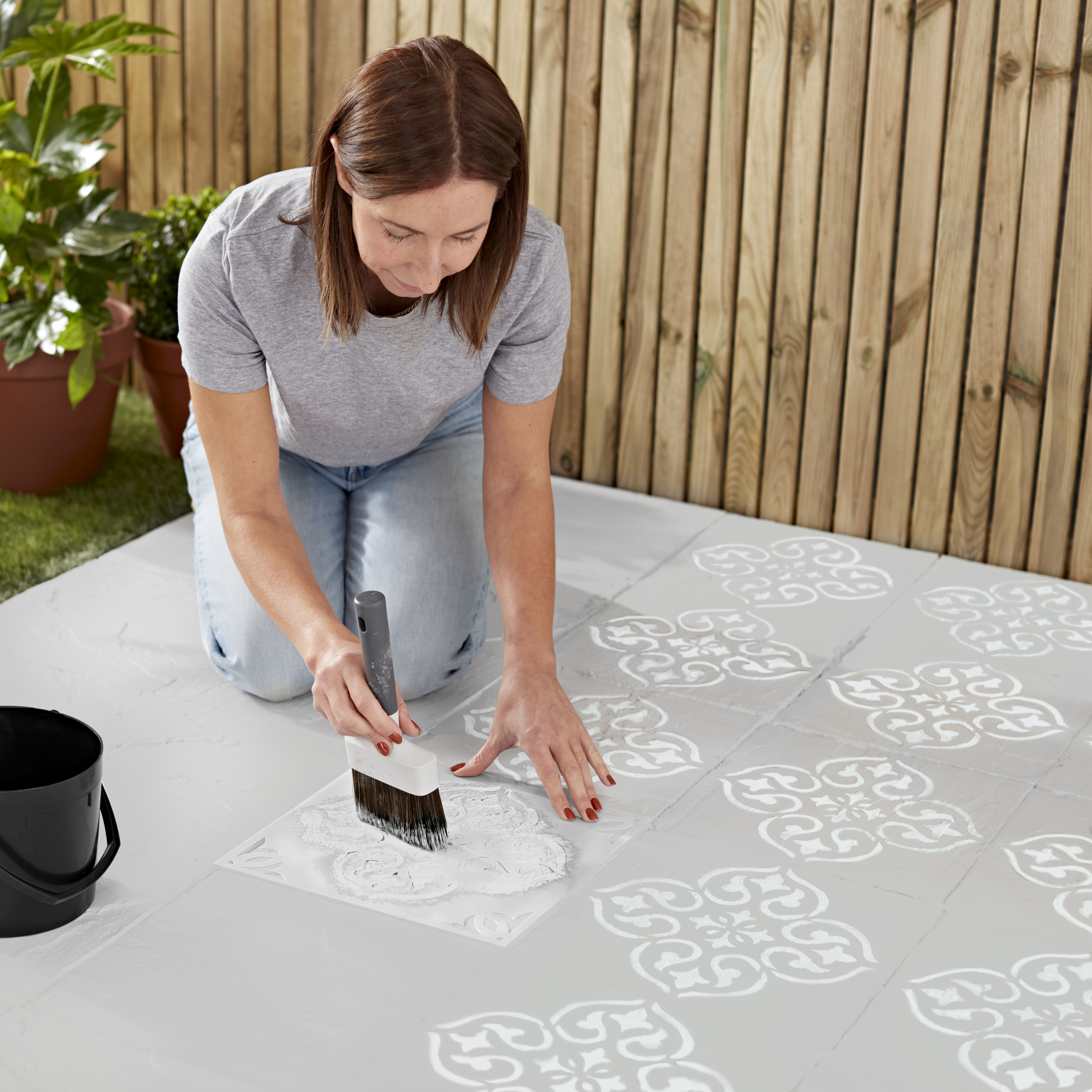 GoodHome White Satin Patio & tile paint, 500ml Tin