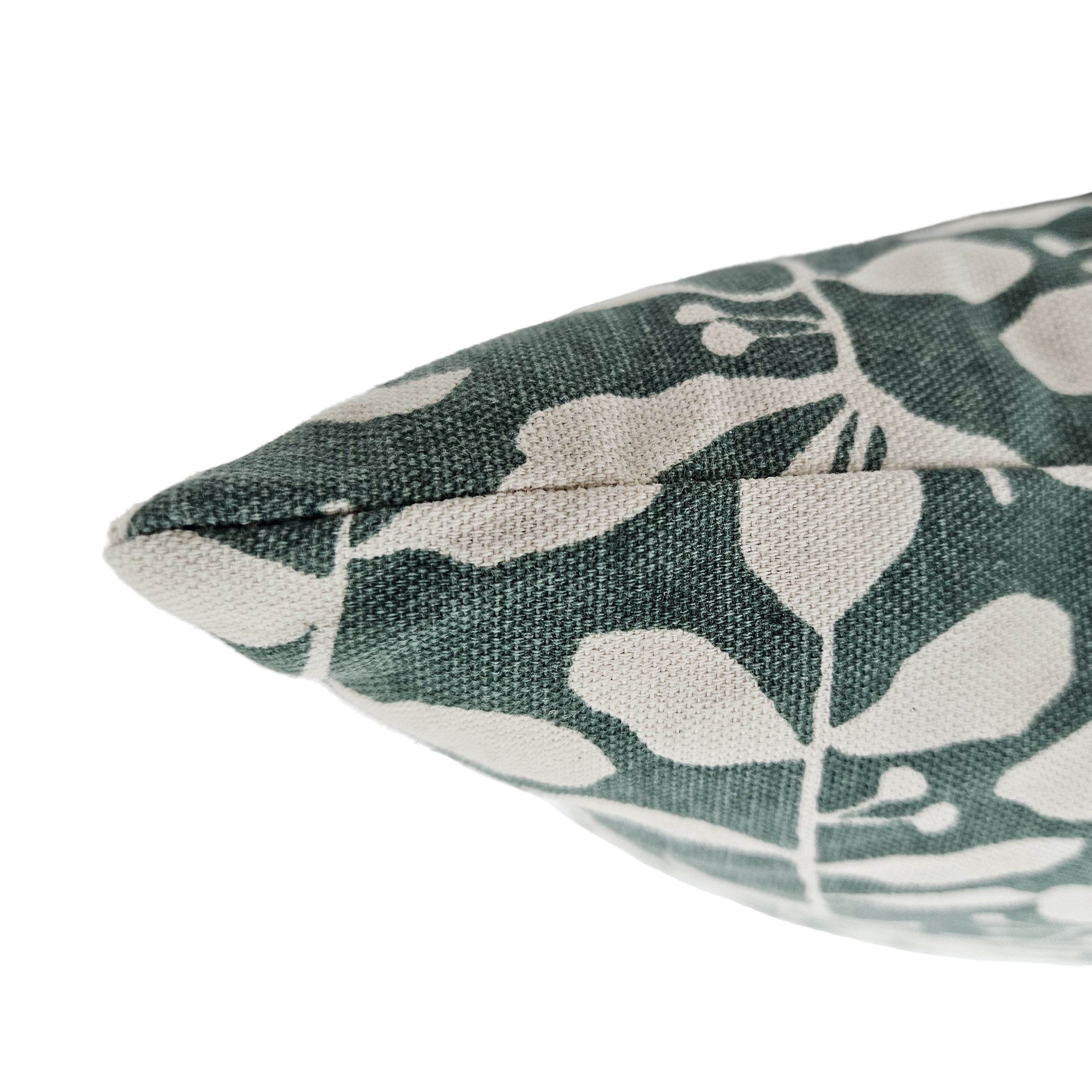 Green Floral Print effect Indoor Cushion, (L)40cm x (W)40cm, Pair