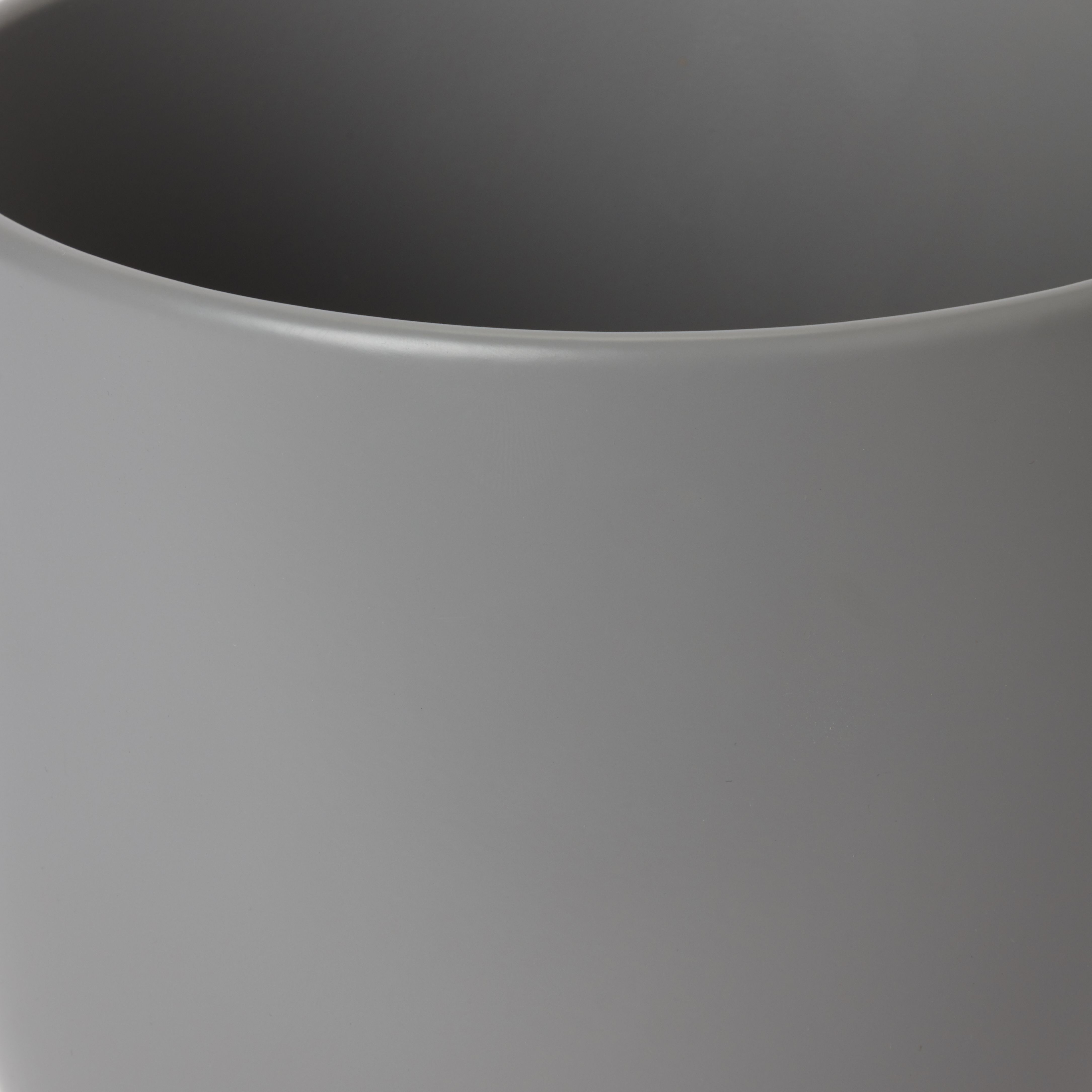 Griffin Ceramic Circular Plant pot (Dia)19.2cm
