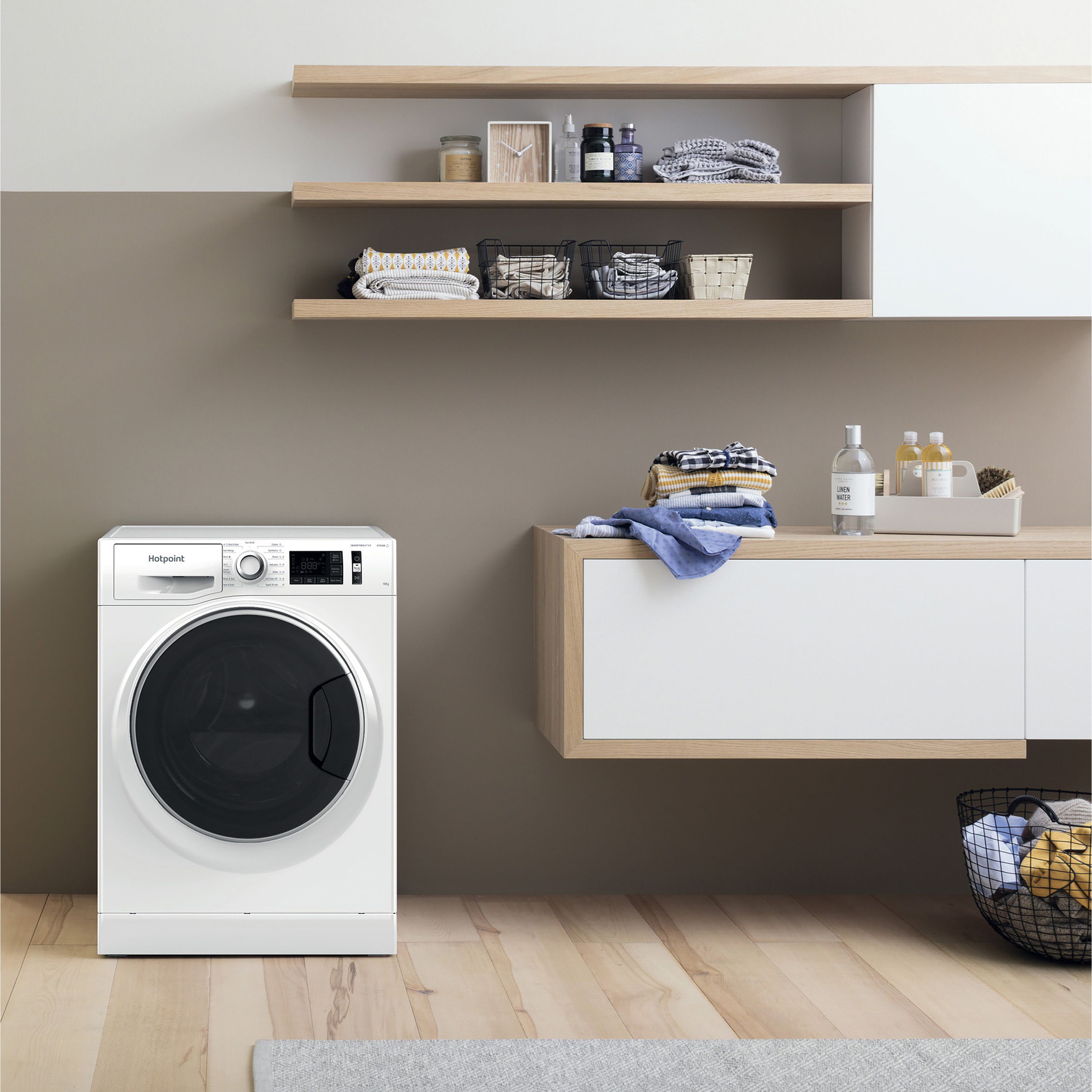 Hotpoint NM111046WDAUKN_WH 10kg Freestanding 1400rpm Washing machine - White