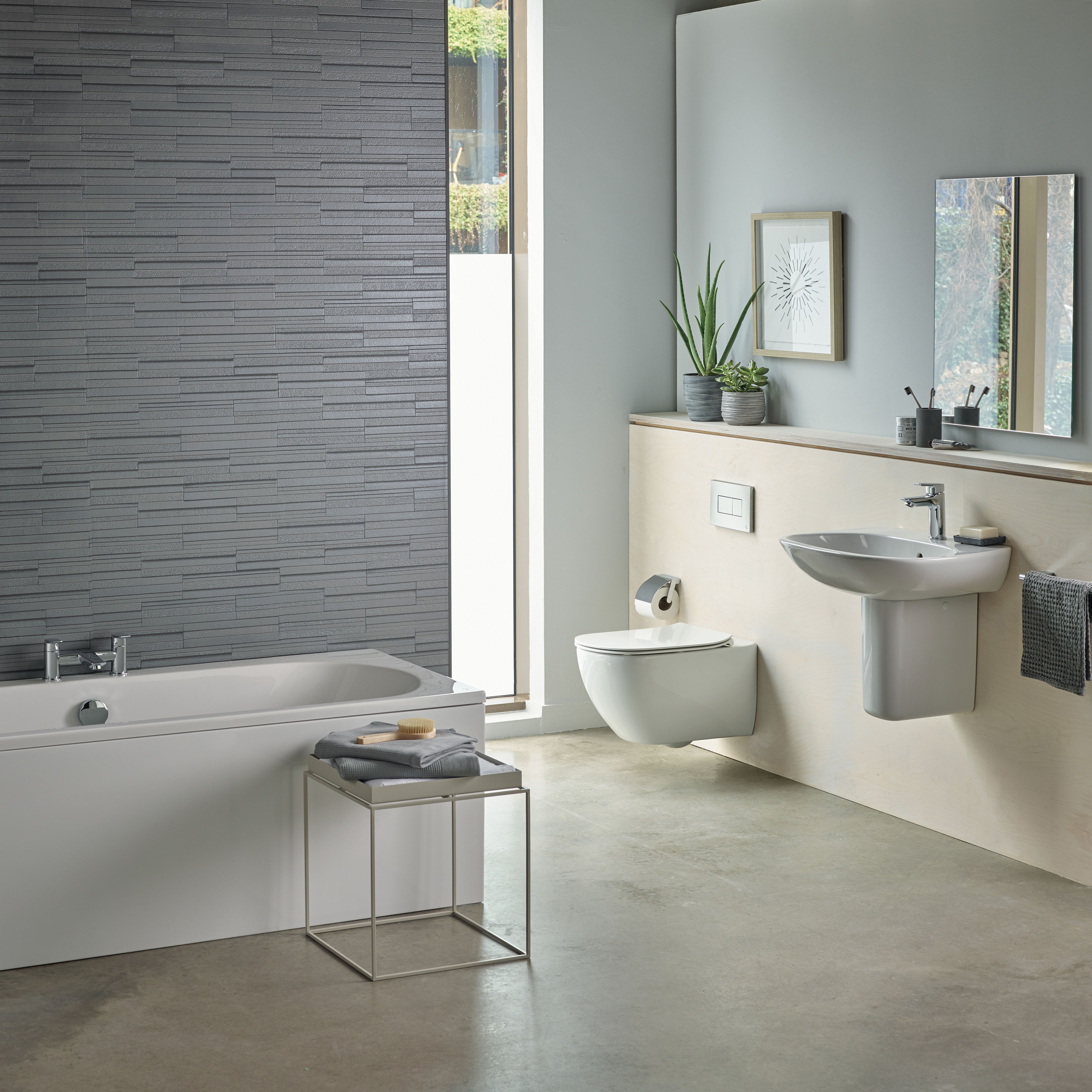 Ideal Standard Tesi White Wall hung Toilet with Soft close seat