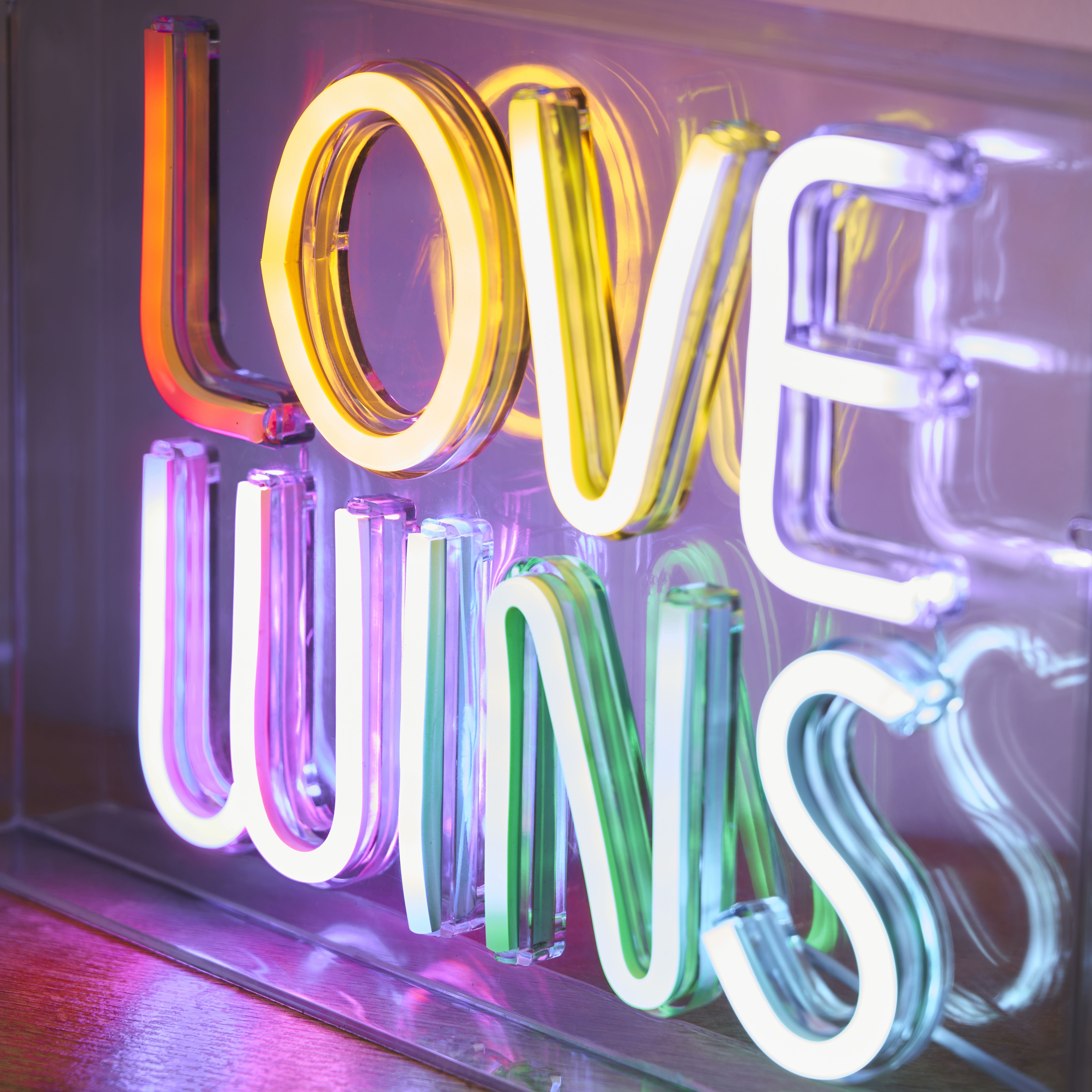 Inlight Barin Multicoloured Plug-in LED Wall light