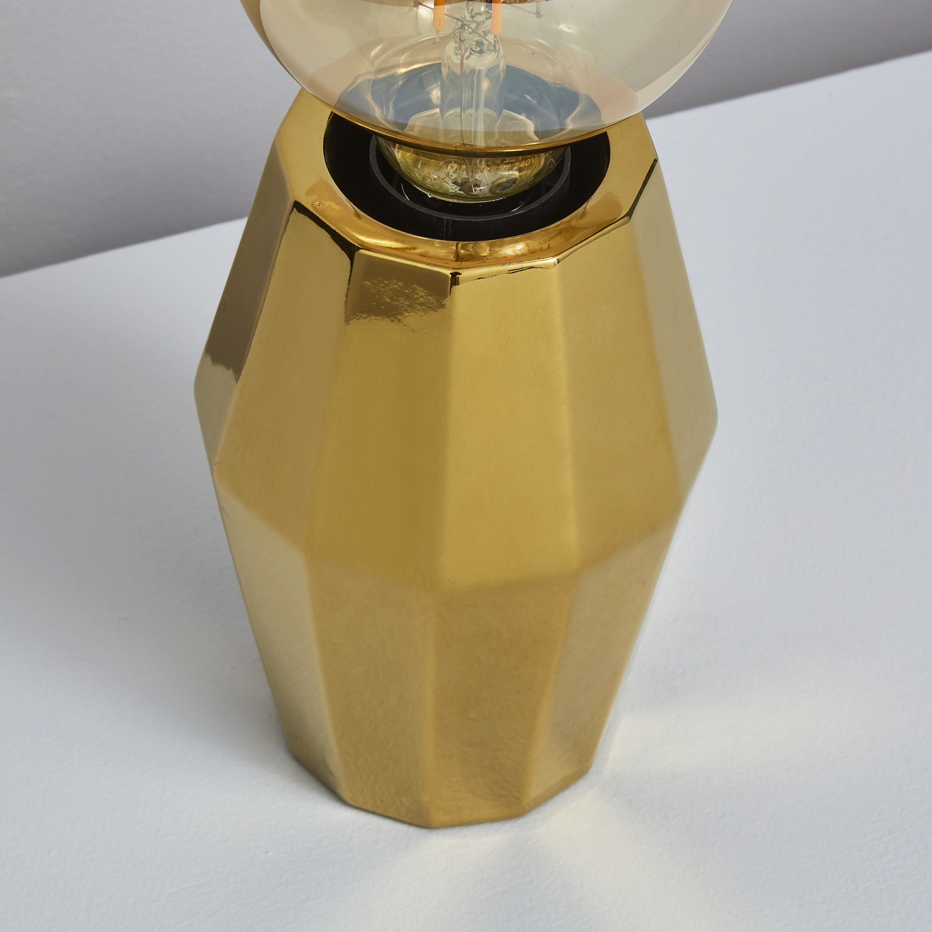 Inlight Bennu Geometric Polished Gold effect Table lamp