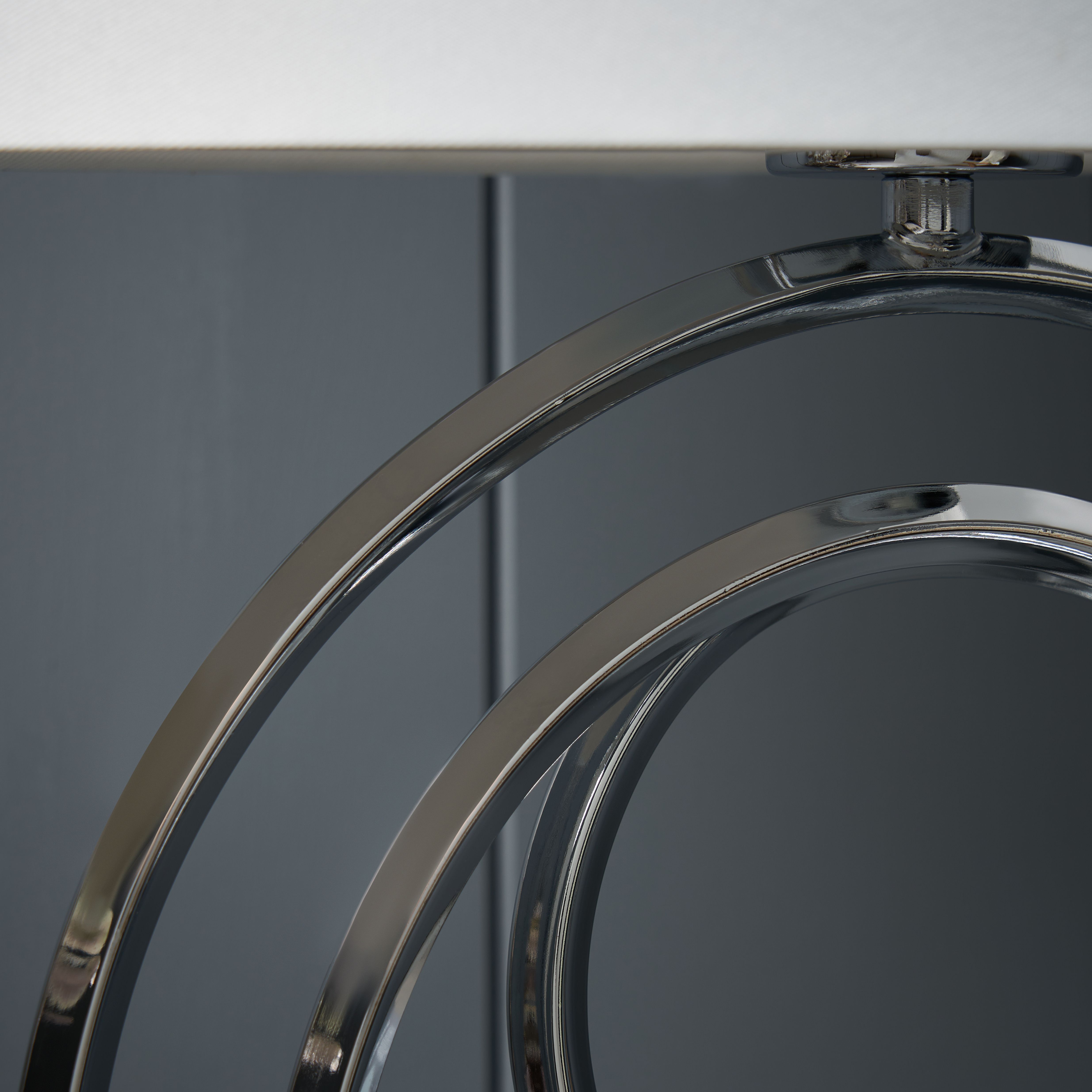 Inlight Dia Spiral Polished Chrome effect Table light