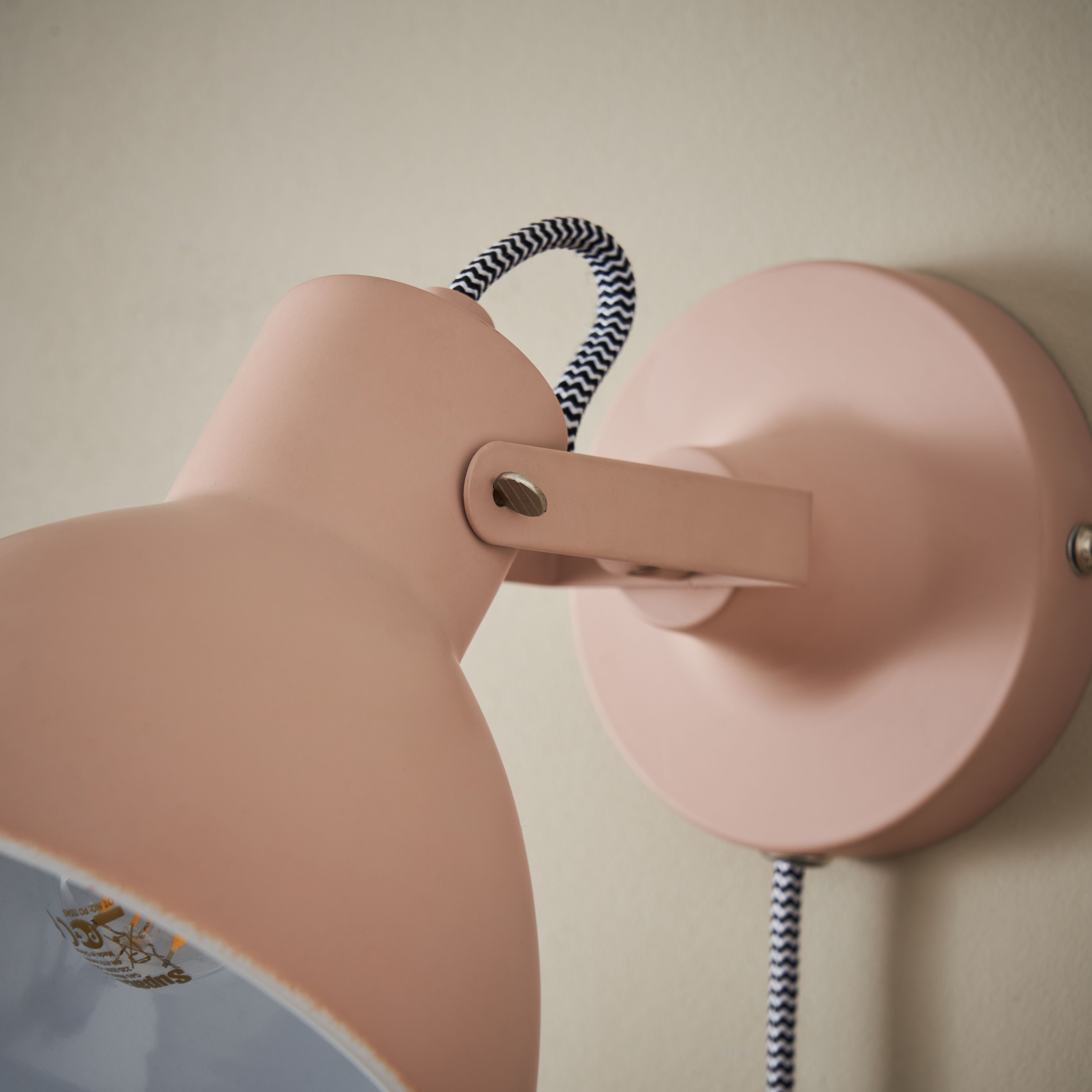 Inlight Rauma Matt Rose Dust Plug-in LED Wall light