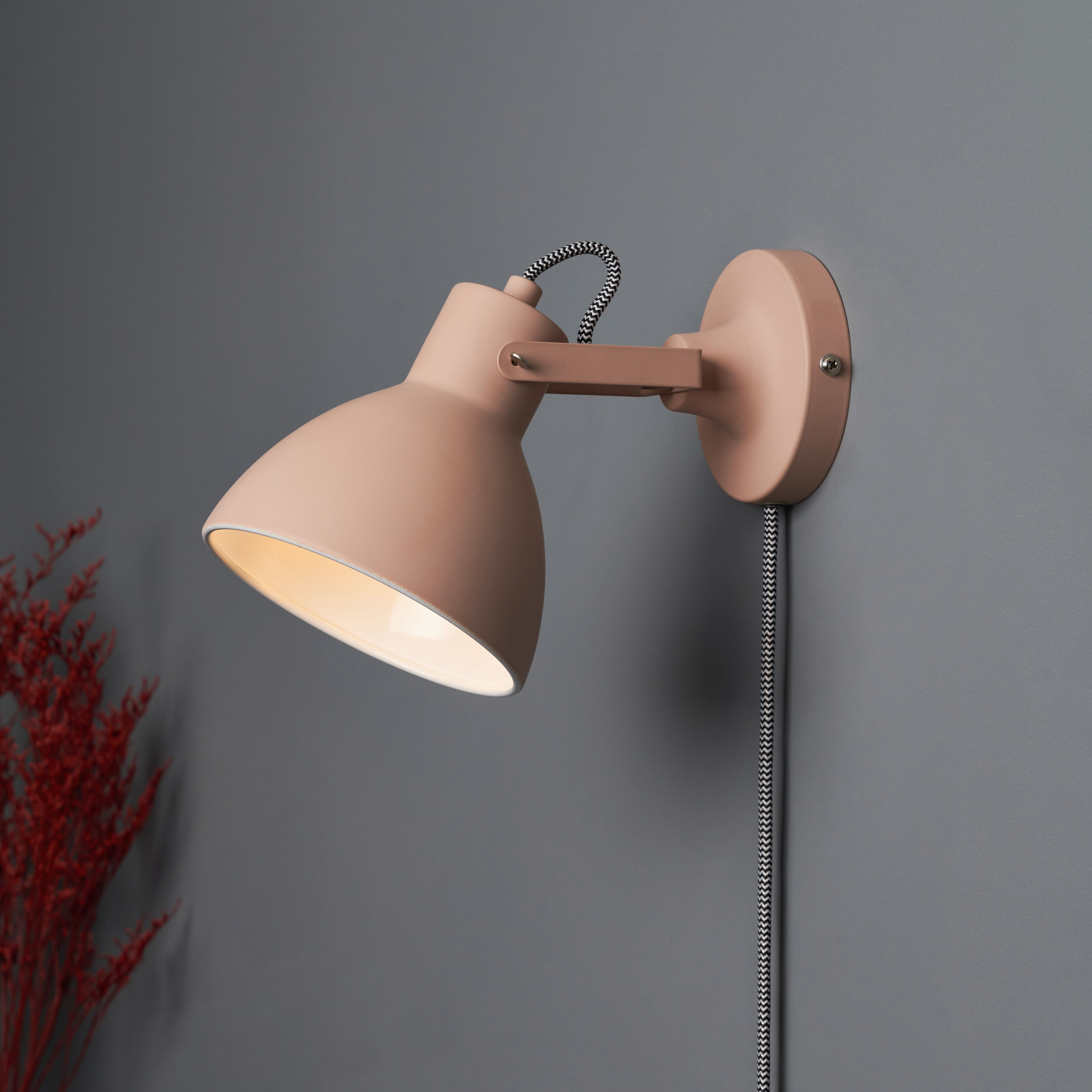 Inlight Rauma Matt Rose Dust Plug-in LED Wall light