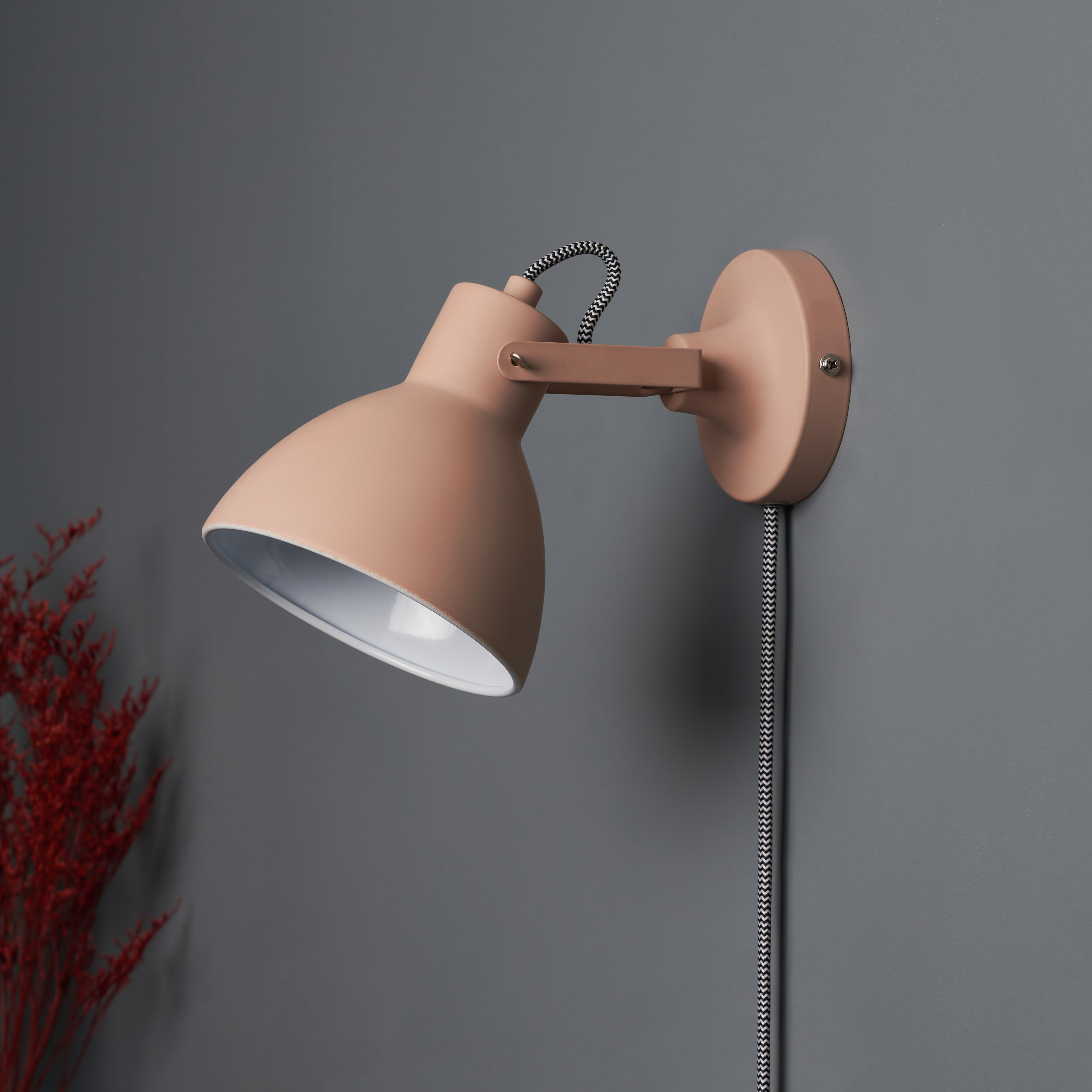 Inlight Rauma Matt Rose Dust Plug-in LED Wall light