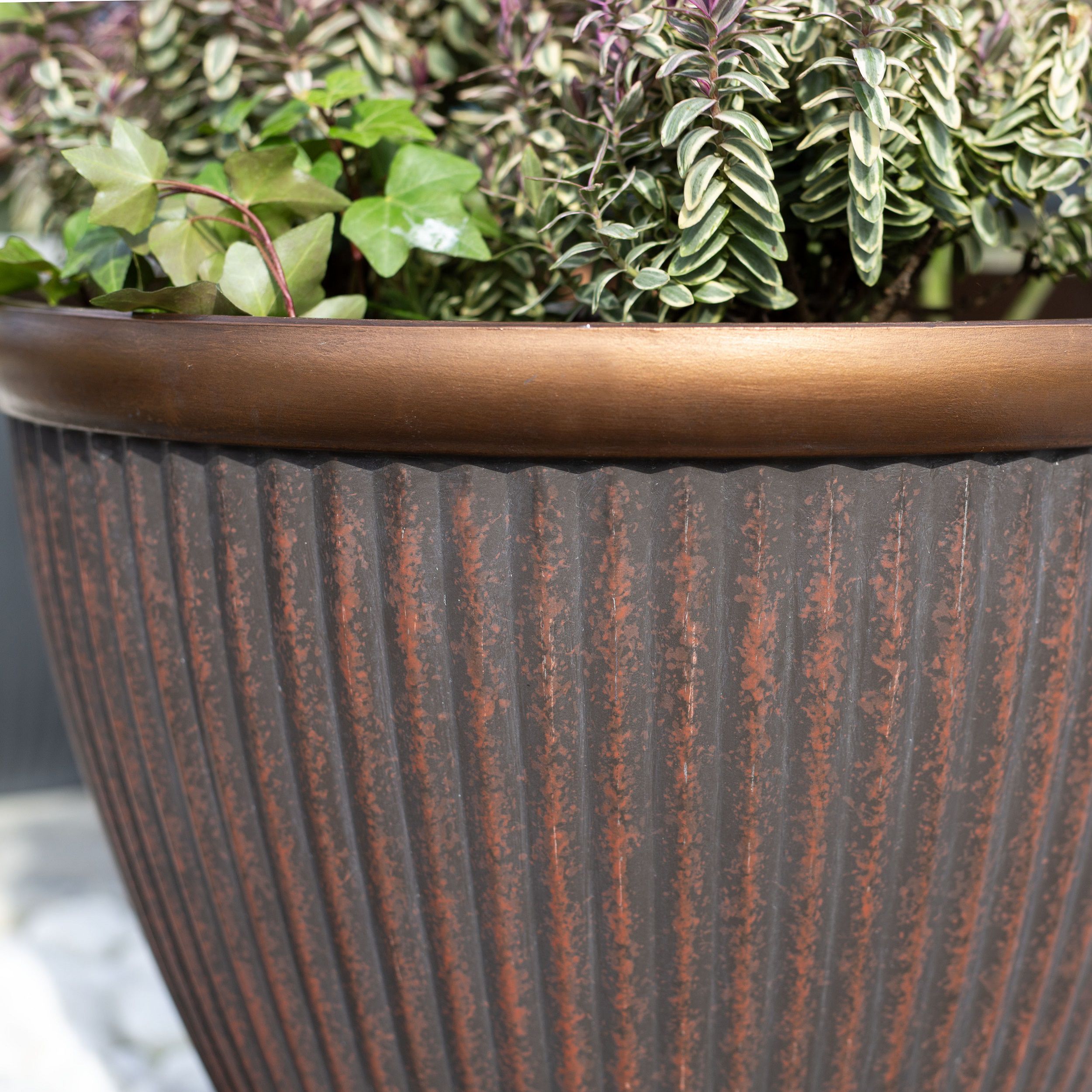 Irondale Bronze Plastic resin Painted Plant pot (H)25.4cm
