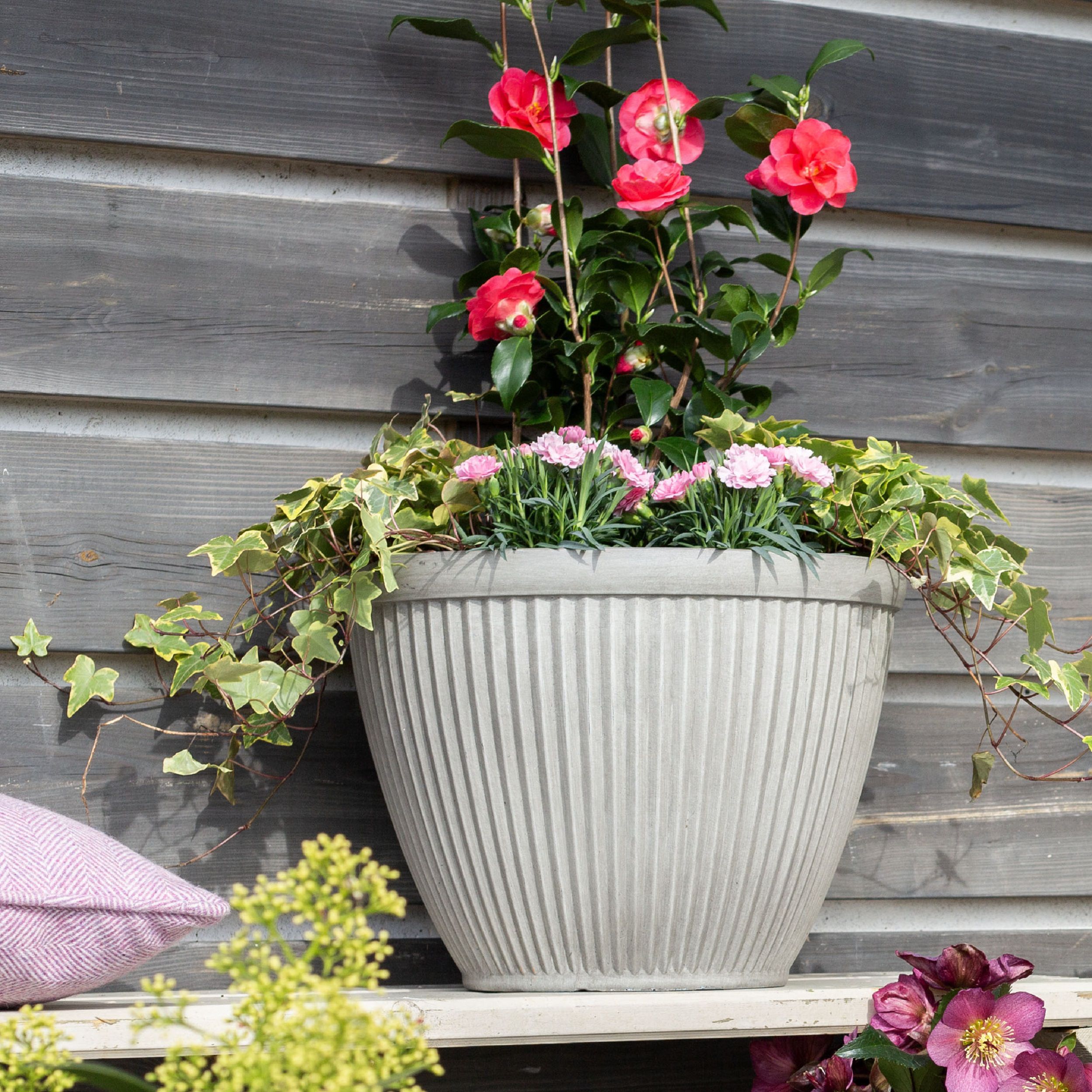 Irondale Grey Plastic resin Painted Plant pot (H)25.4cm