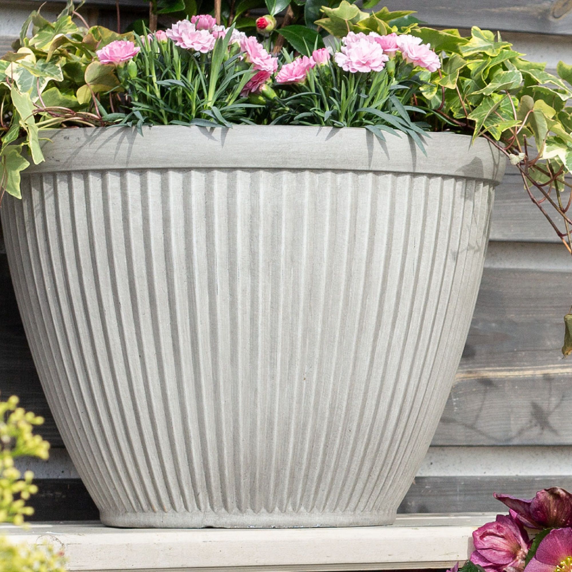 Irondale Grey Plastic resin Painted Plant pot (H)25.4cm