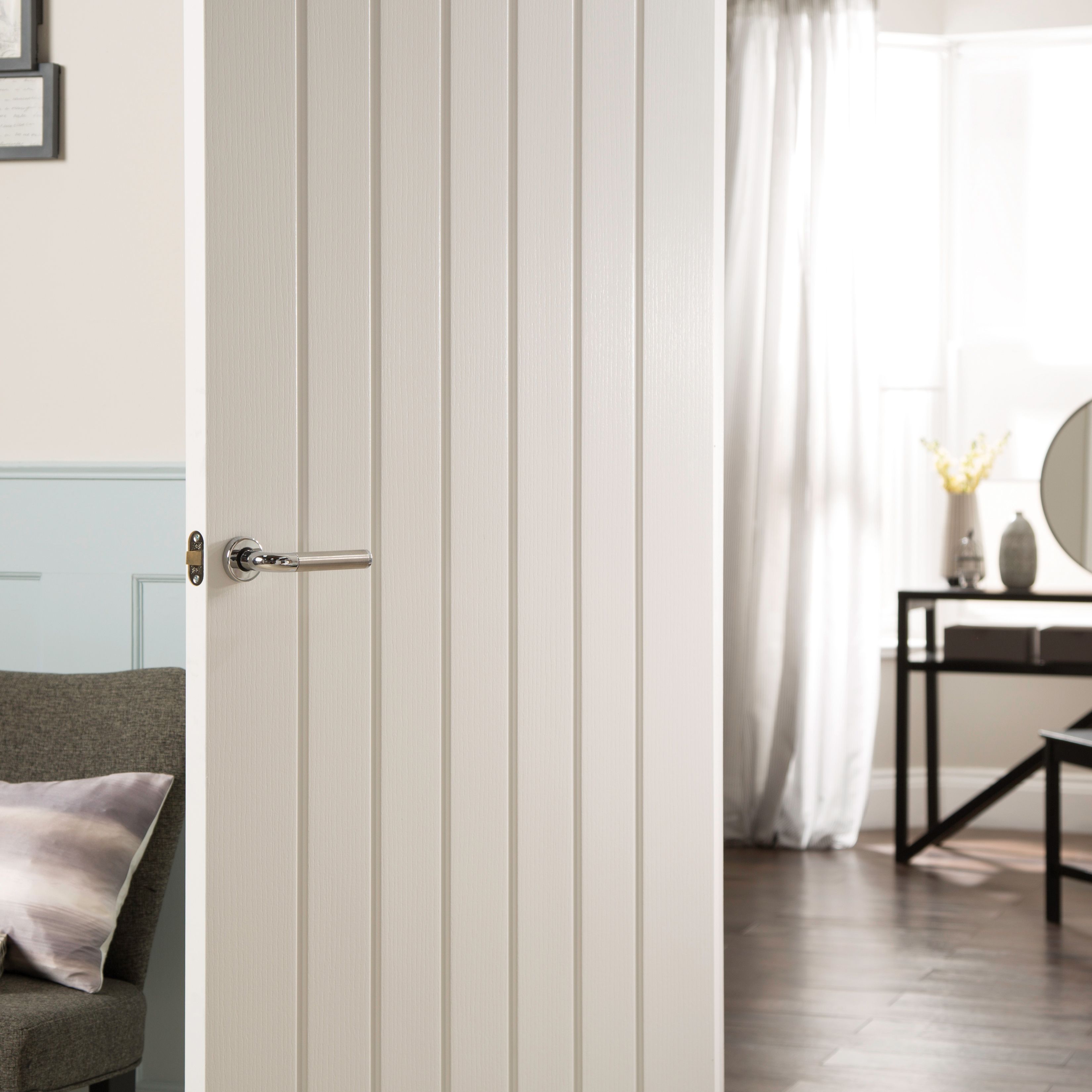 Jeld-Wen Unglazed Cottage White Woodgrain effect Internal Timber Door, (H)1981mm (W)686mm (T)35mm