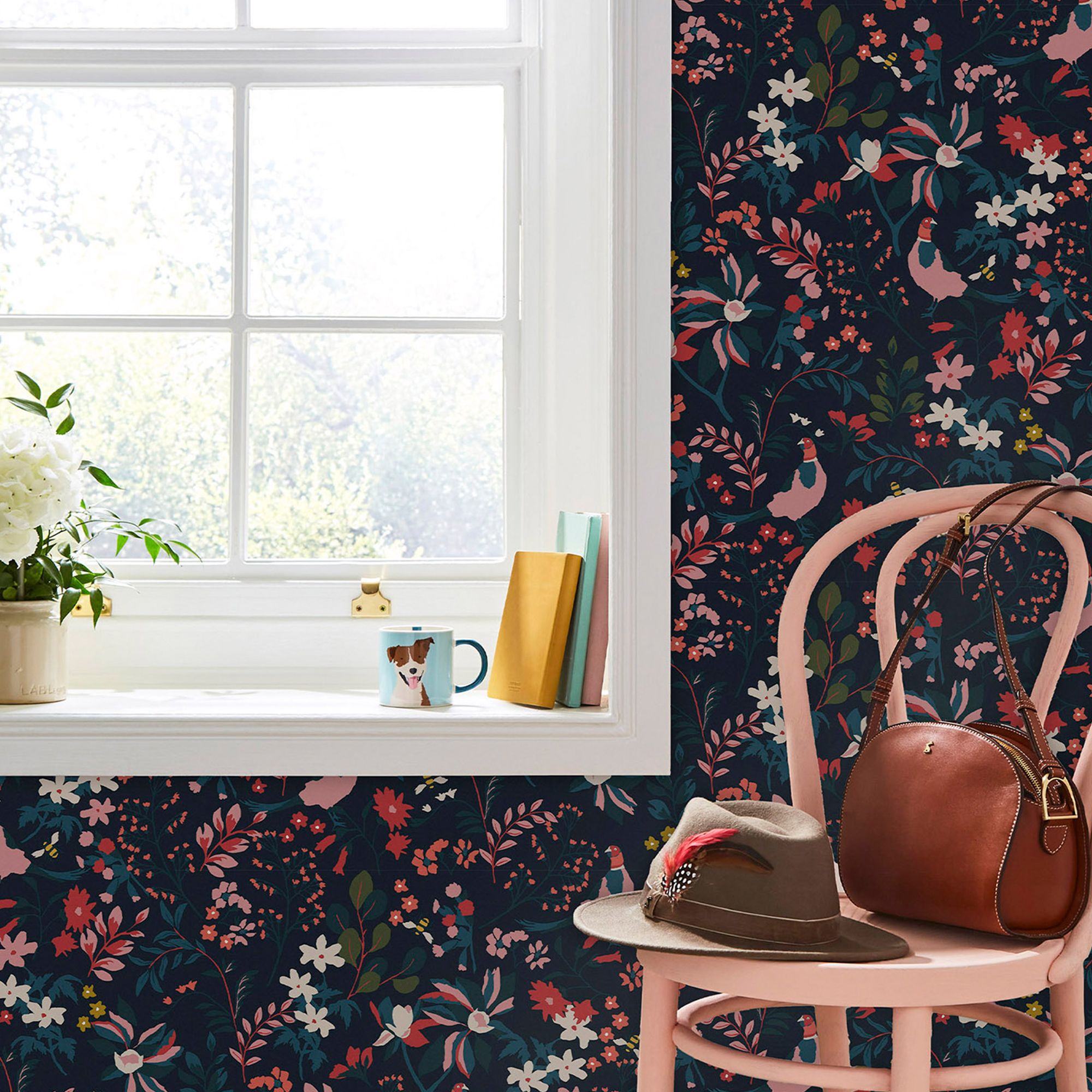 Joules Fields edge Navy Floral Smooth Wallpaper Sample