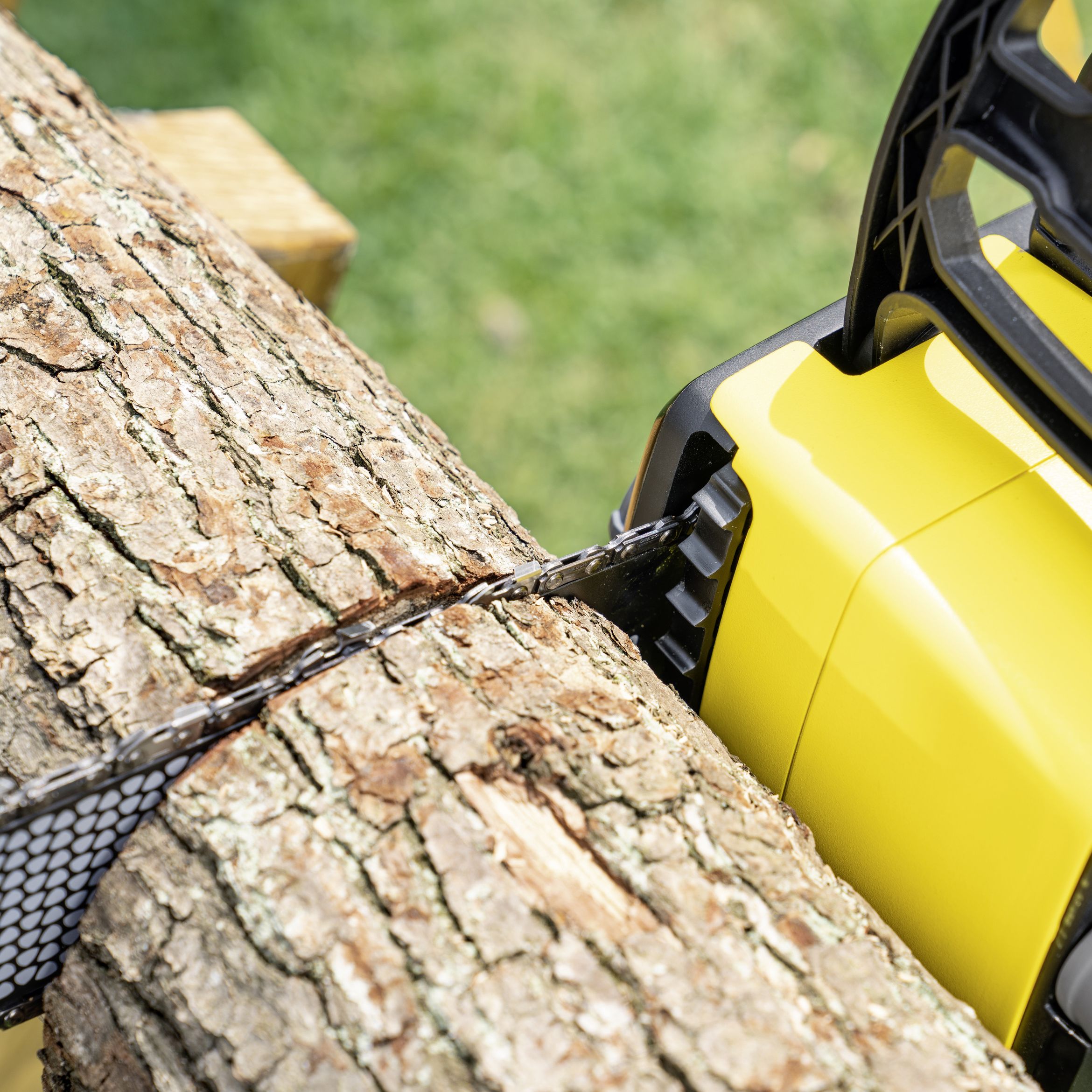Kärcher 18V CNS 18-30 Cordless 300mm Chainsaw - BARE