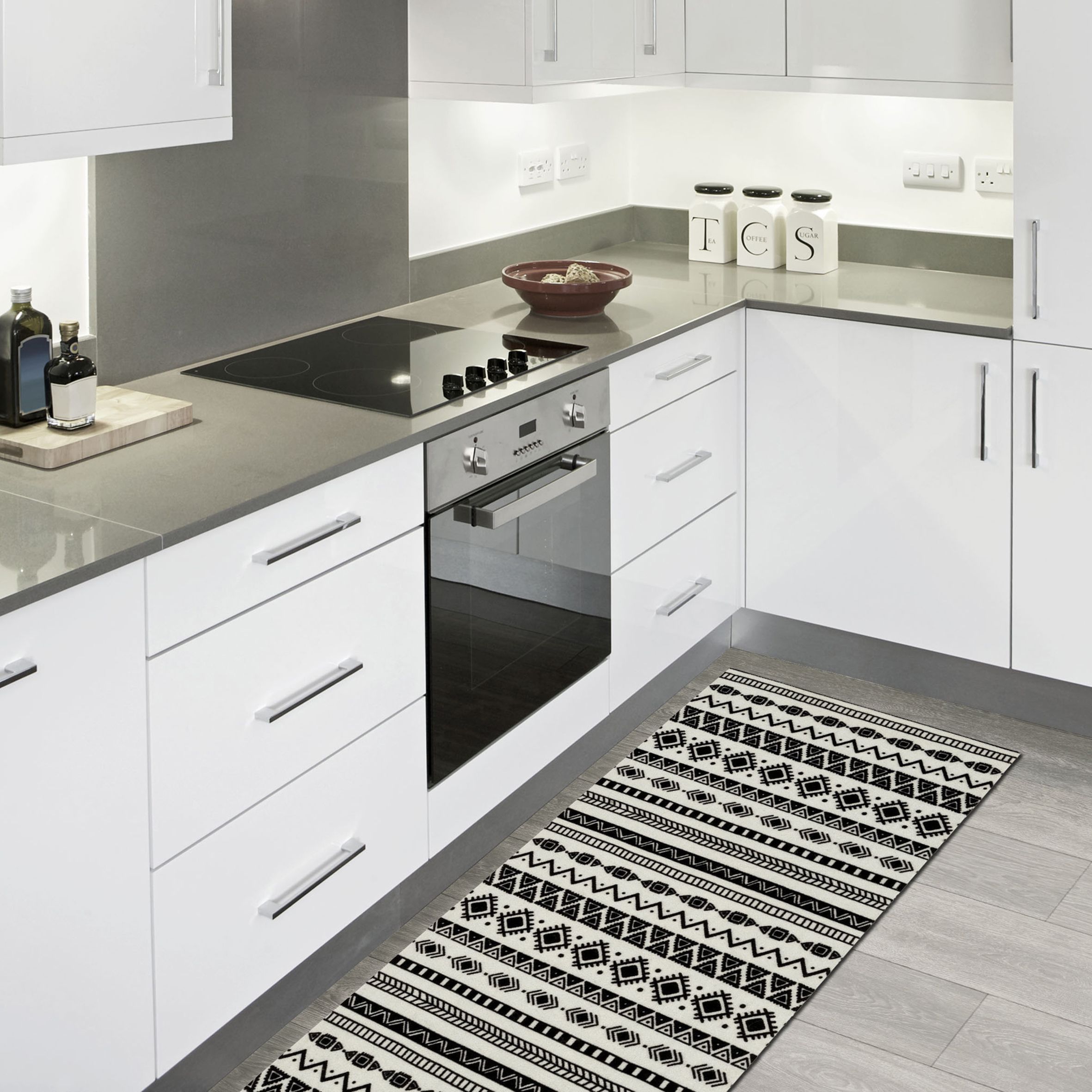 Kensington Black/White Aztec Heavy duty Mat, 150cm x 50cm