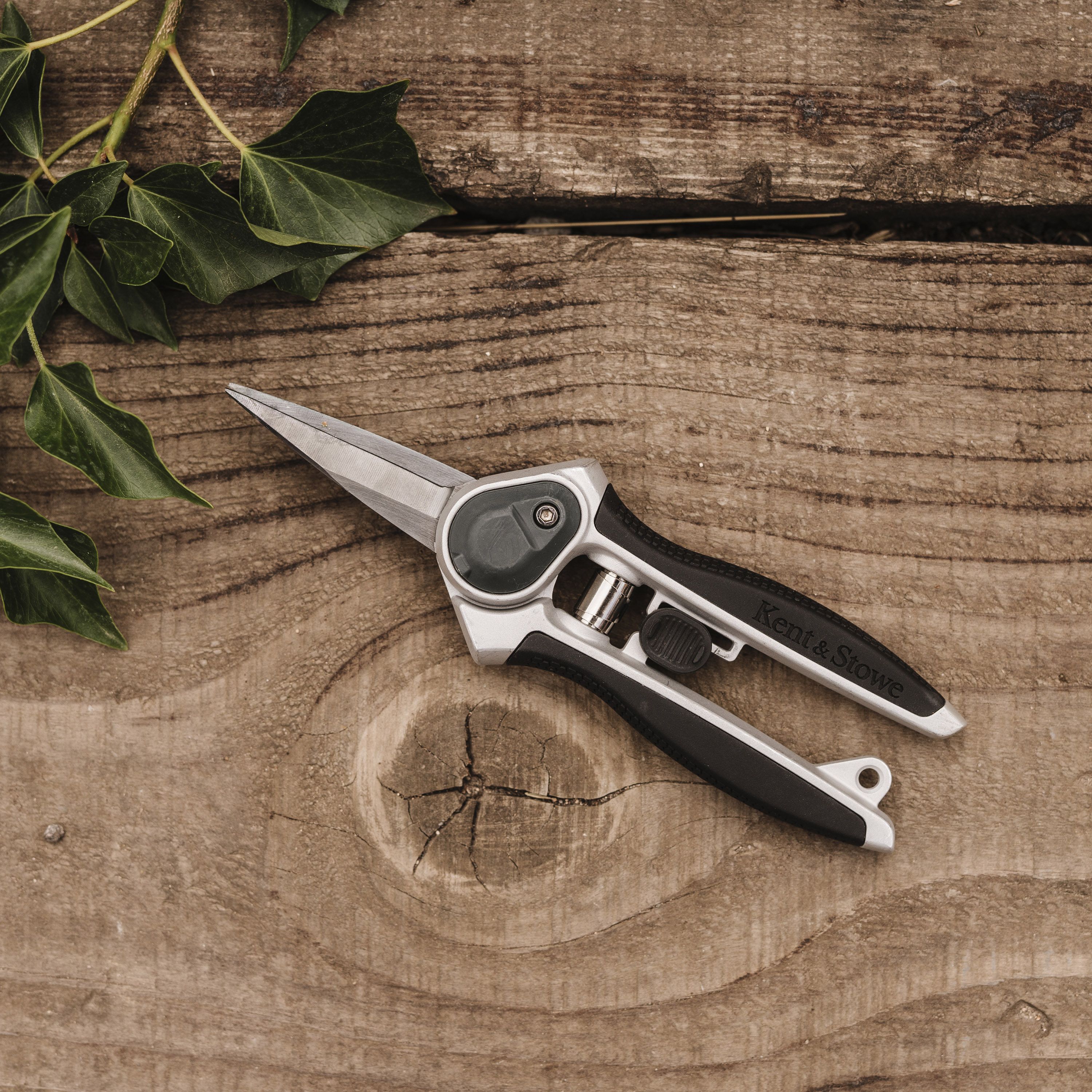 Kent & Stowe Garden Cutting Grey & Black Precision Garden snips (H) 206mm x (W) 157mm