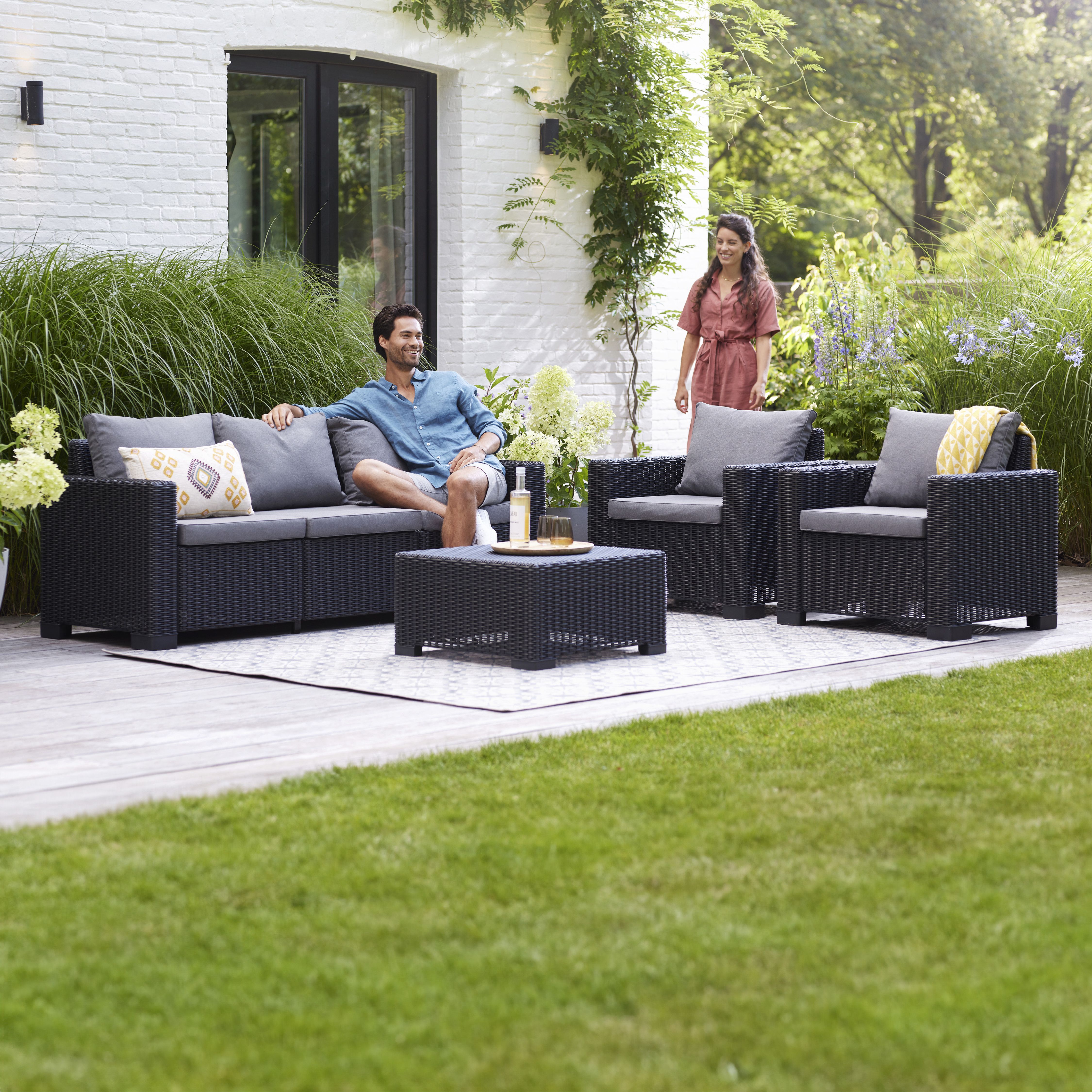 Keter California Graphite Resin 5 Seater Garden furniture set with Coffee table