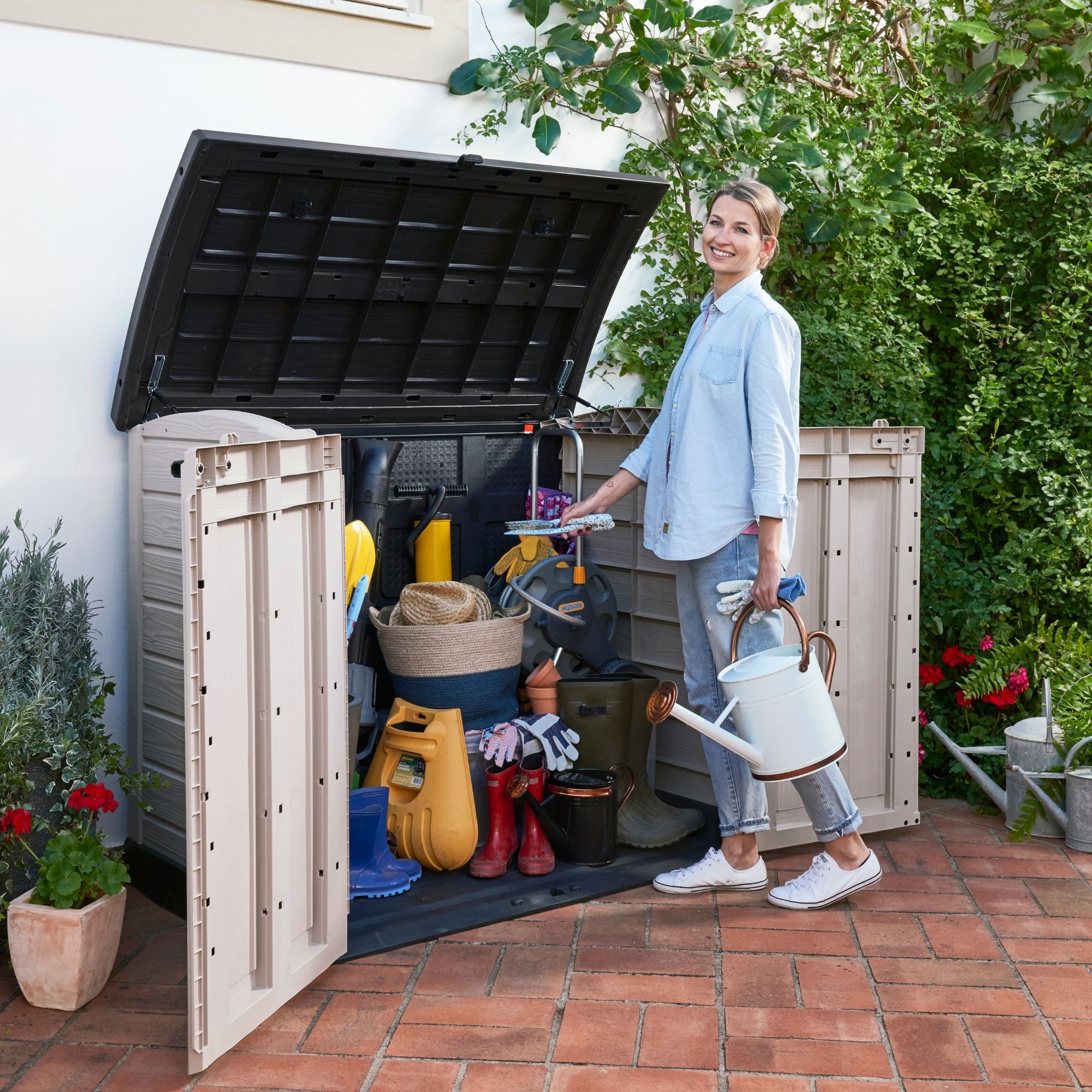 2000l plastic 2024 garden storage