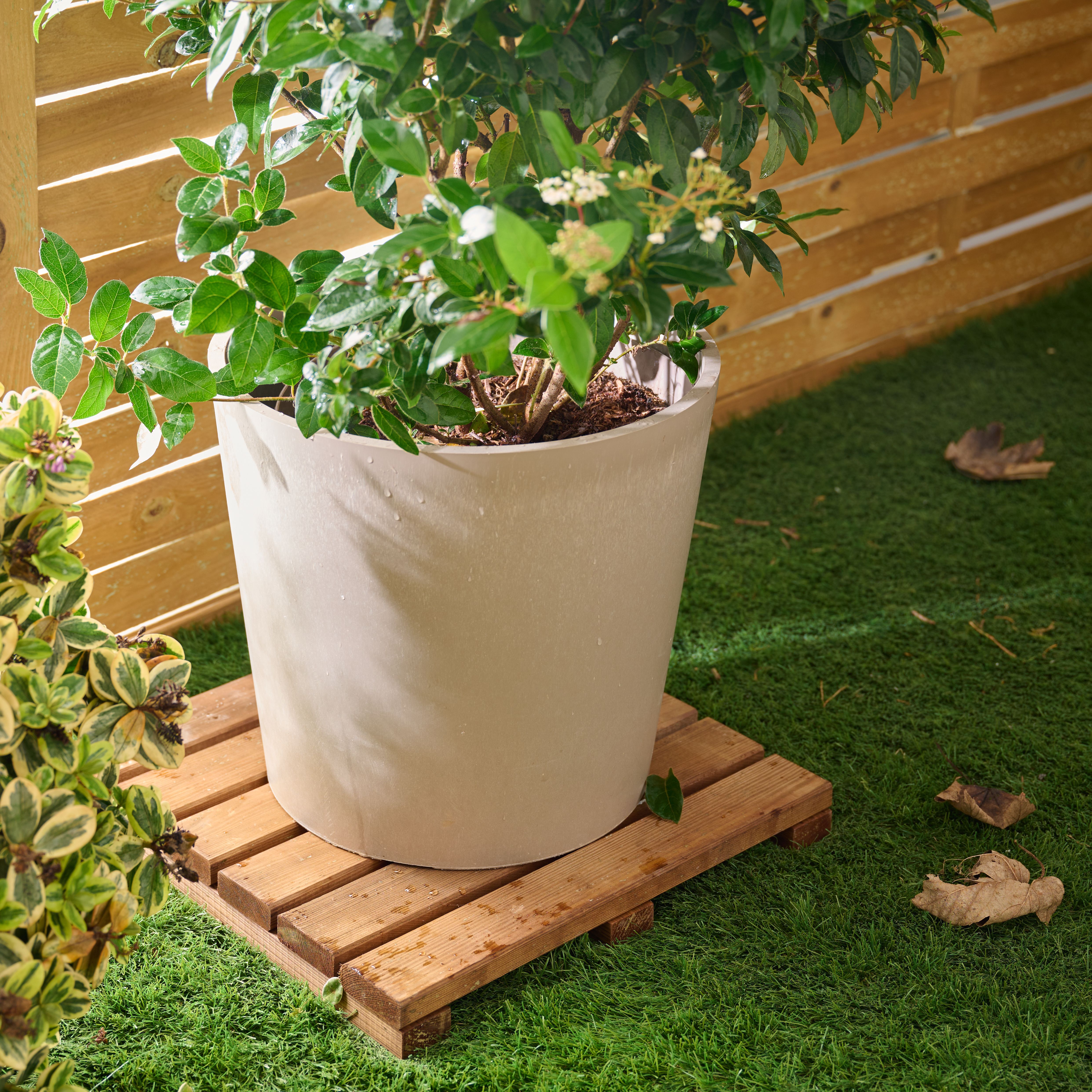 Klikstrom Maloy Brown Deck tile (L)40cm (W)40cm (T)40mm