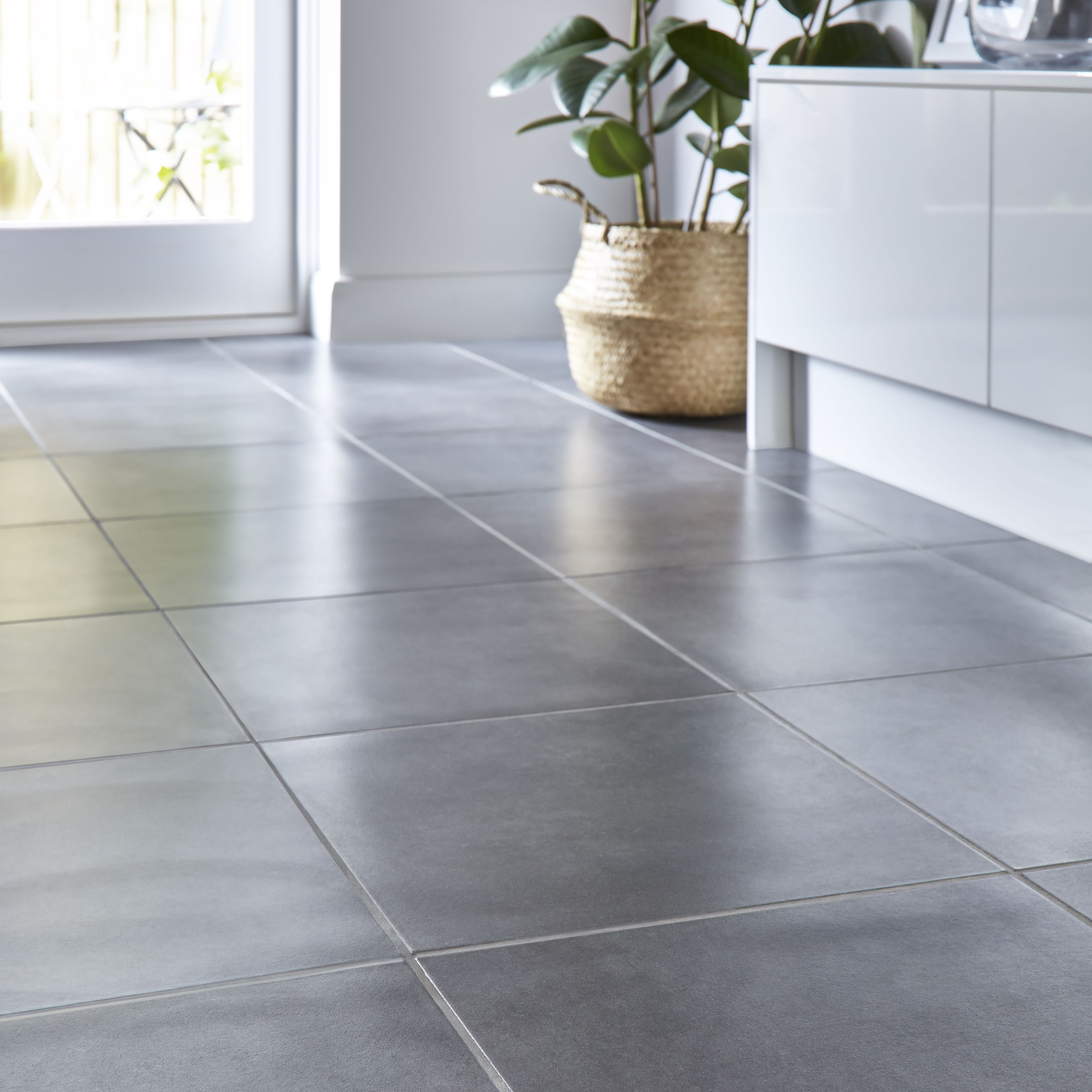 Konkrete Anthracite Matt Concrete Effect Porcelain Wall Floor Tile Pack Of 4 L 616mm W 616mm Tradepoint