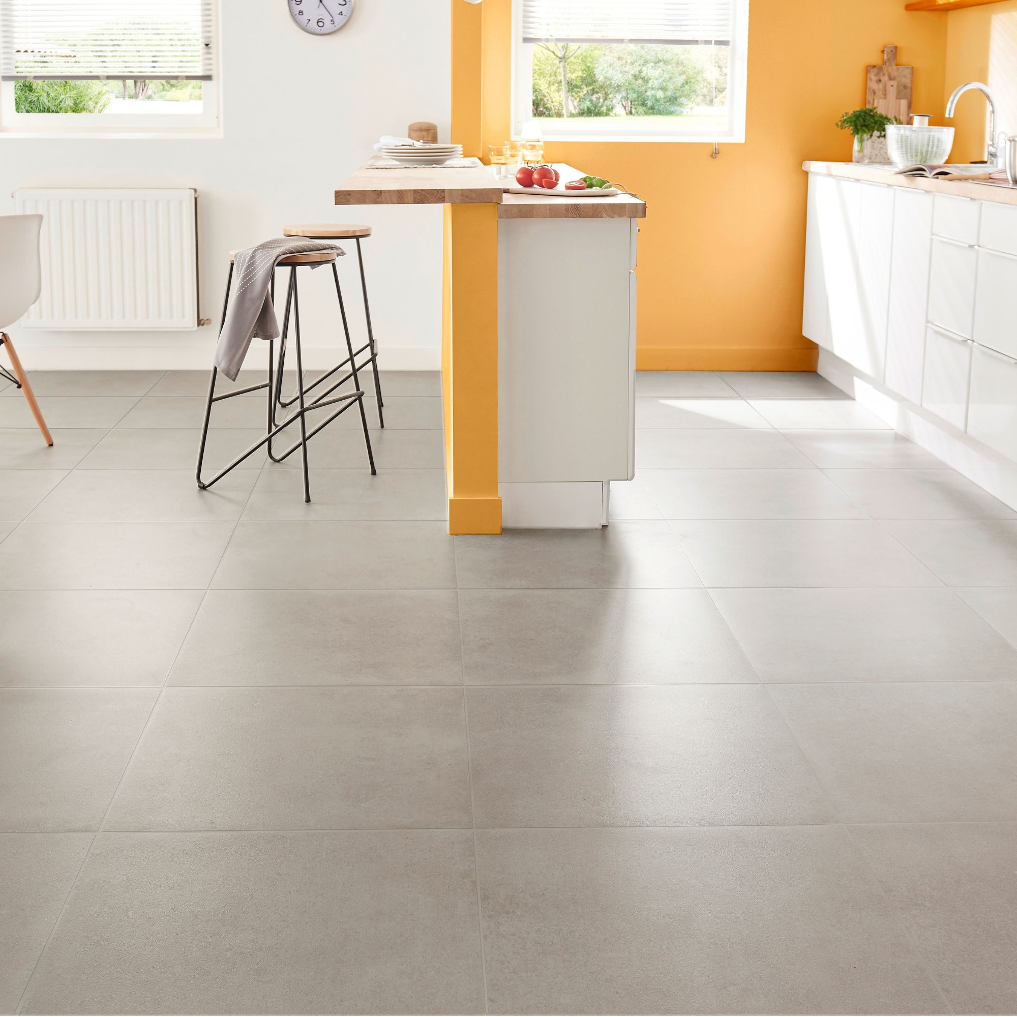 Kontainer Medium grey Matt Flat Concrete effect Porcelain Wall & floor Tile, Pack of 3, (L)590mm (W)590mm