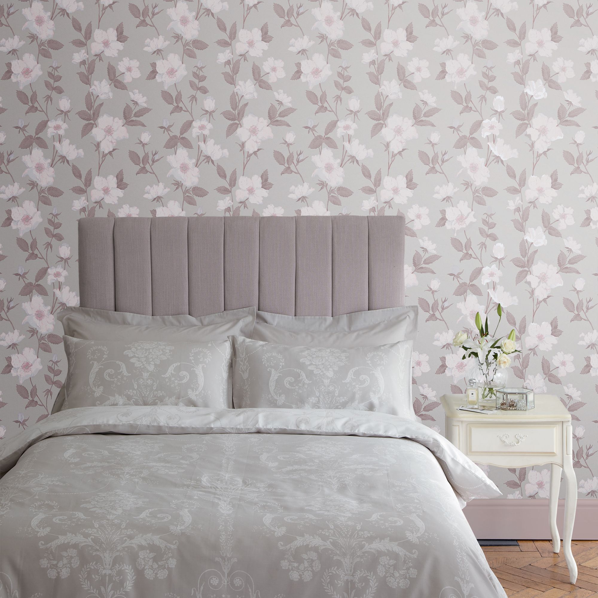 Laura Ashley Fleurir Sugared violet Floral Smooth Wallpaper