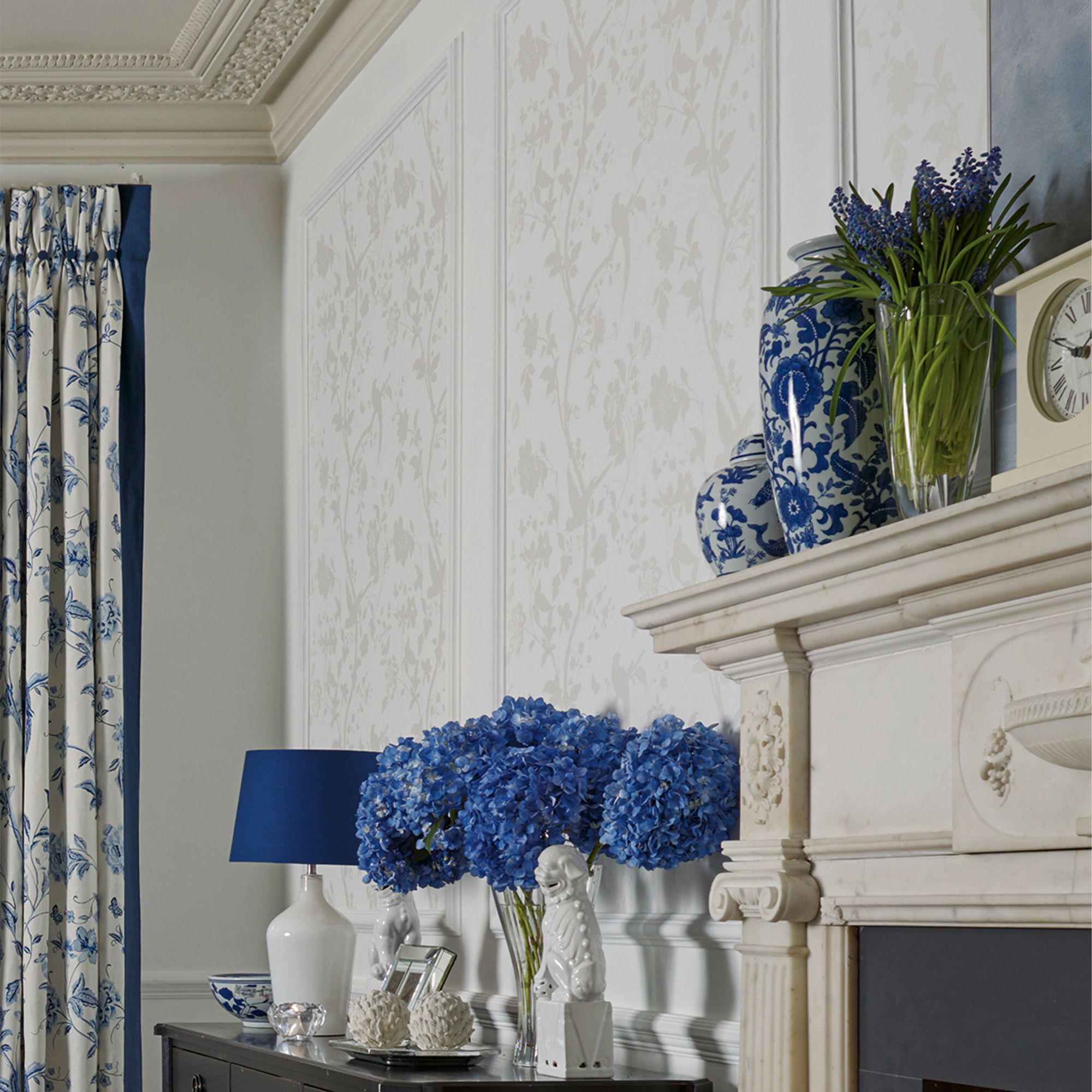 Laura Ashley Oriental Pearlescent white Garden Smooth Wallpaper