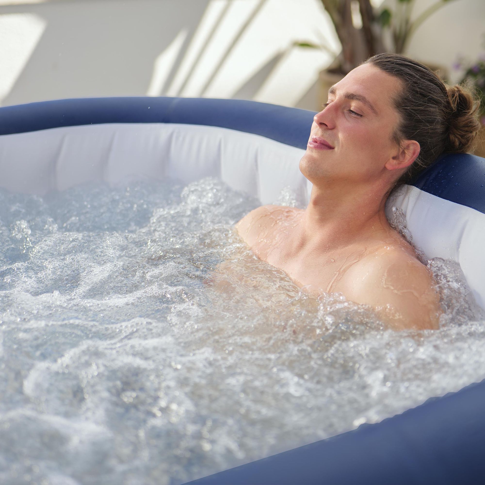 Lay-Z-Spa Hawaii 6 person Inflatable hot tub