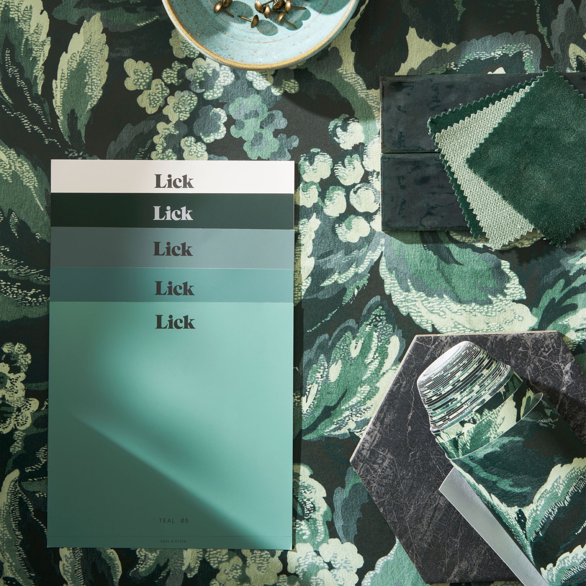 Lick Green Foliage 01 Textured Wallpaper Sample