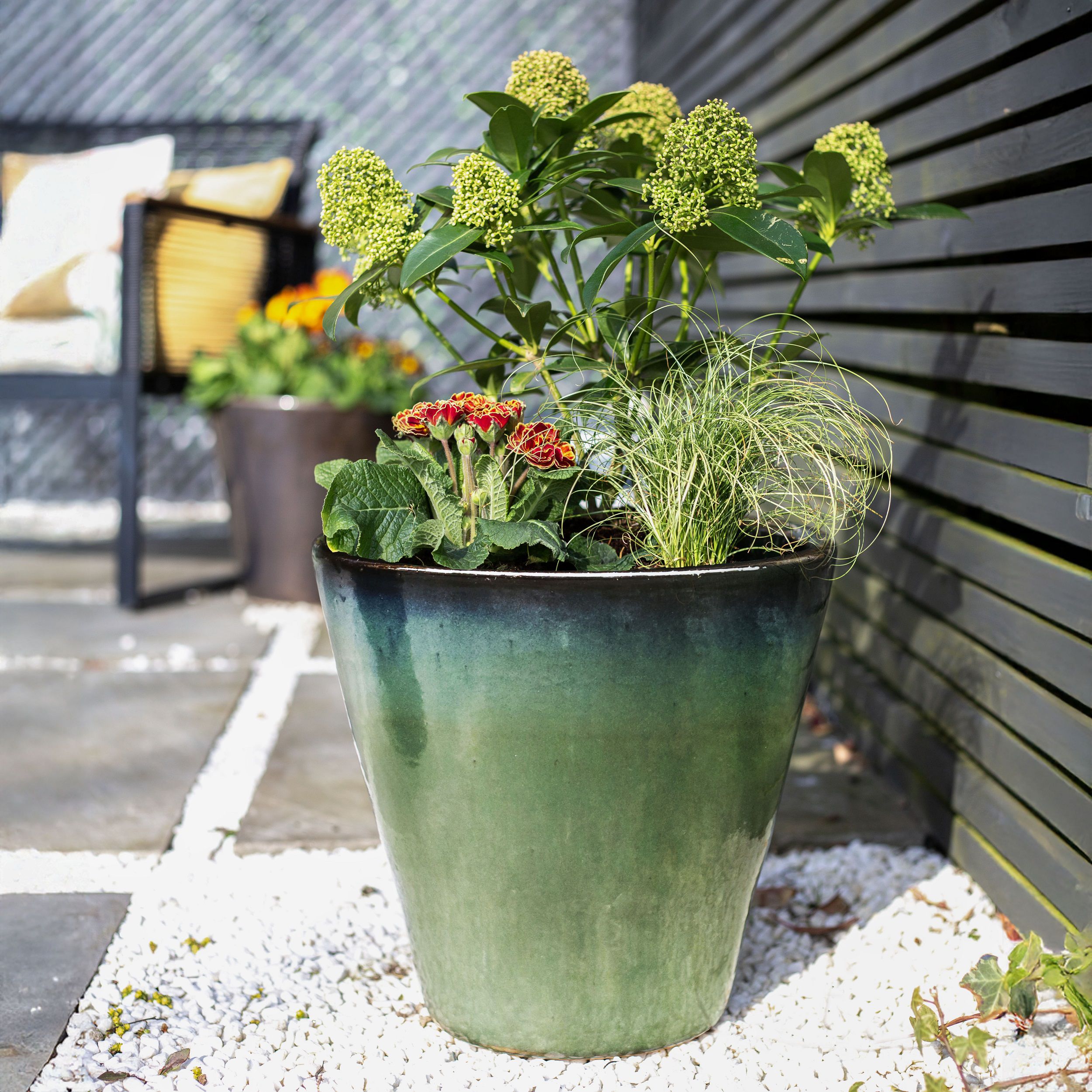 Lily Green Terracotta Glazed Plant pot (H)31cm