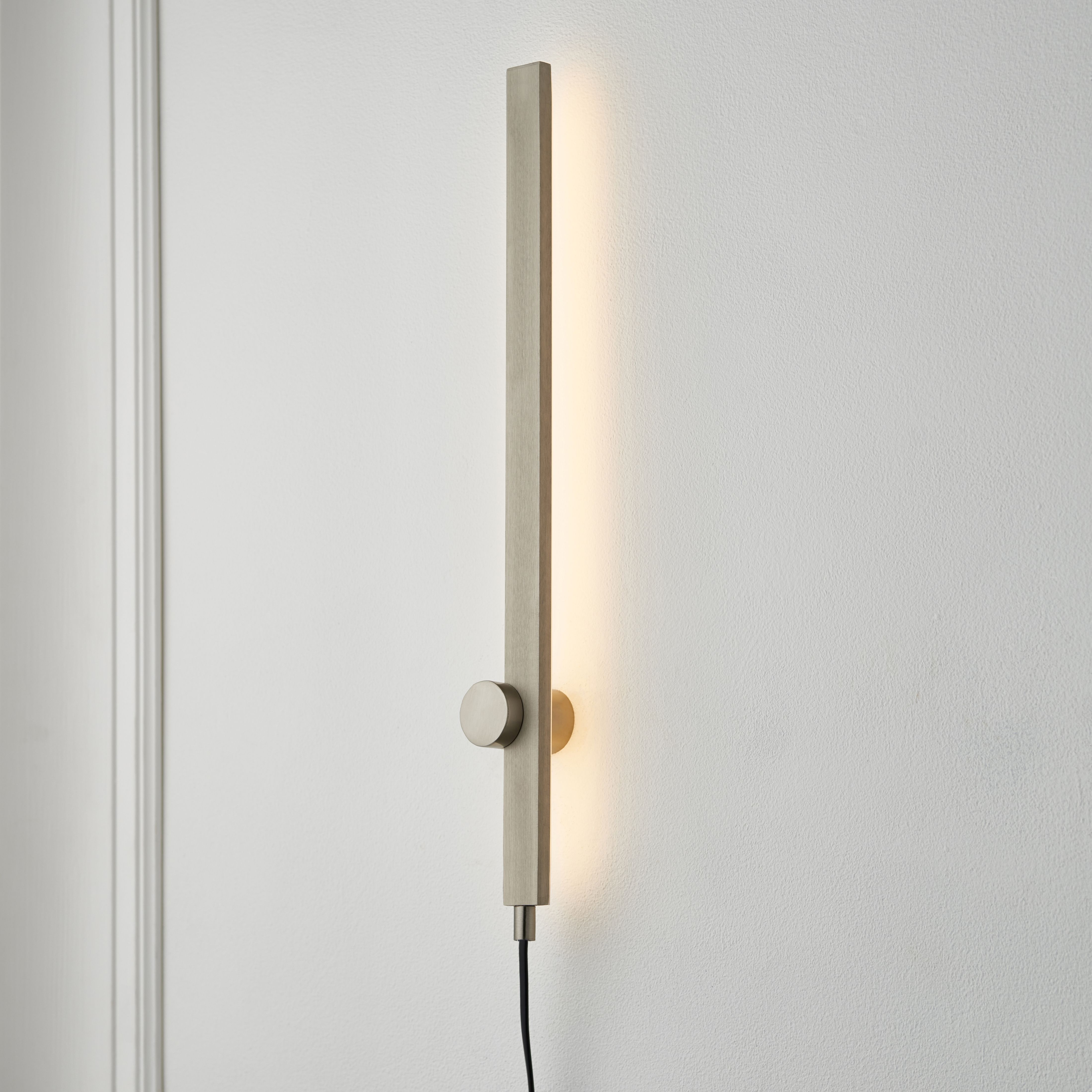 Line Satin Nickel effect Plug-in Wall light 95738