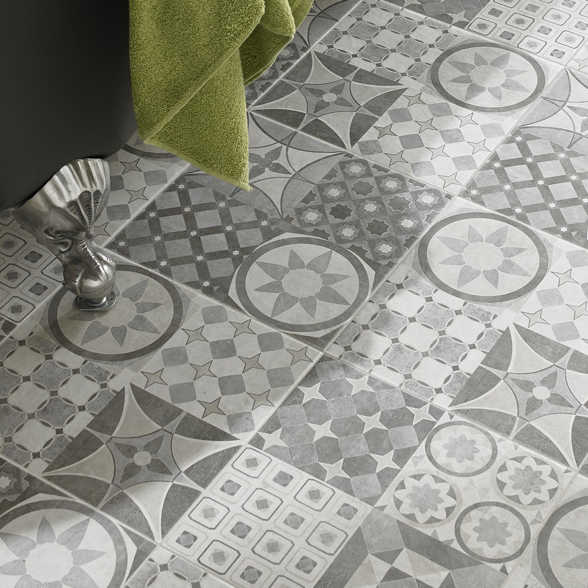 Lofthouse Grey Matt Patchwork Stone effect Ceramic Wall & floor Tile, Pack of 9, (L)333mm (W)333mm