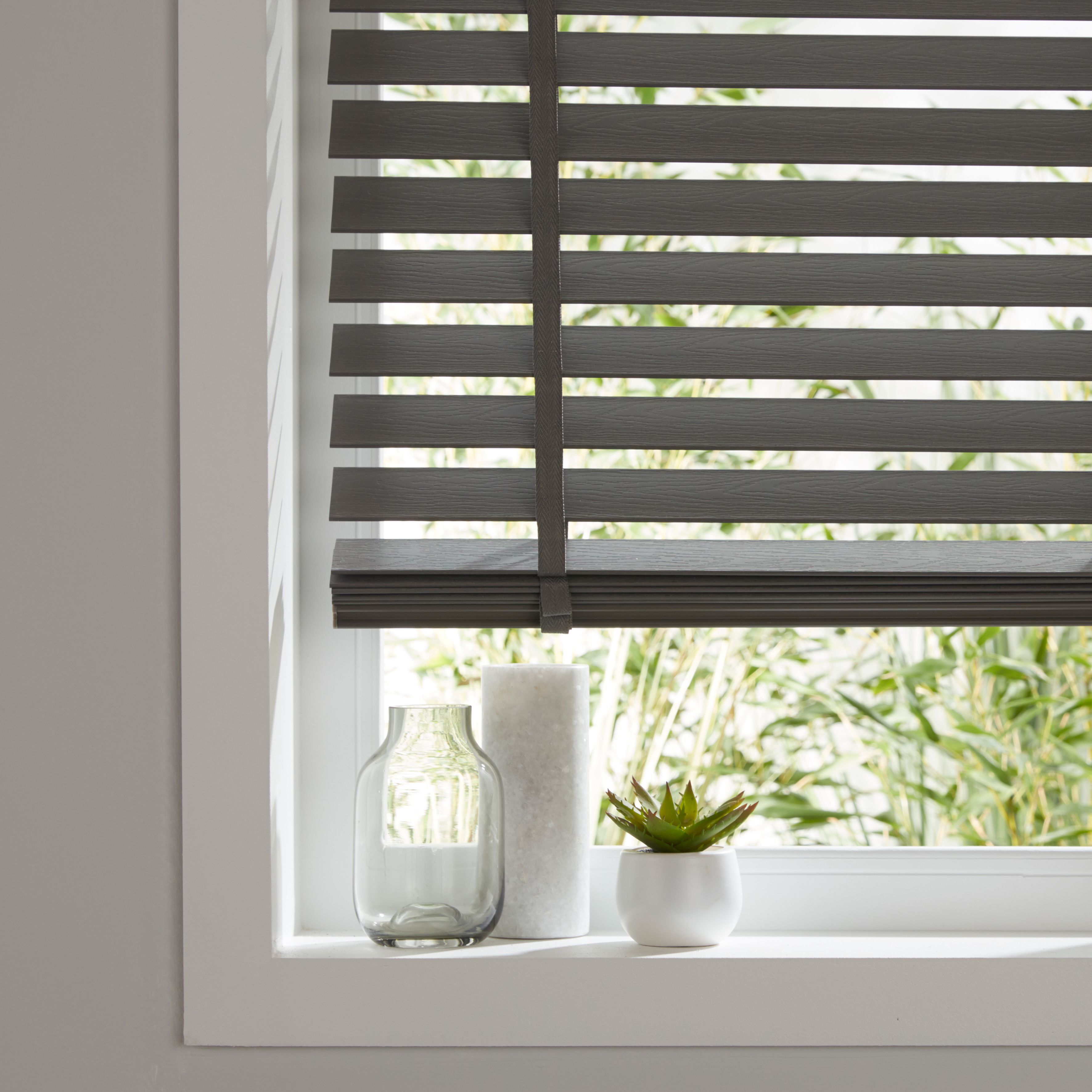 Lone Grey PVC Venetian Blind (W)160cm (L)180cm