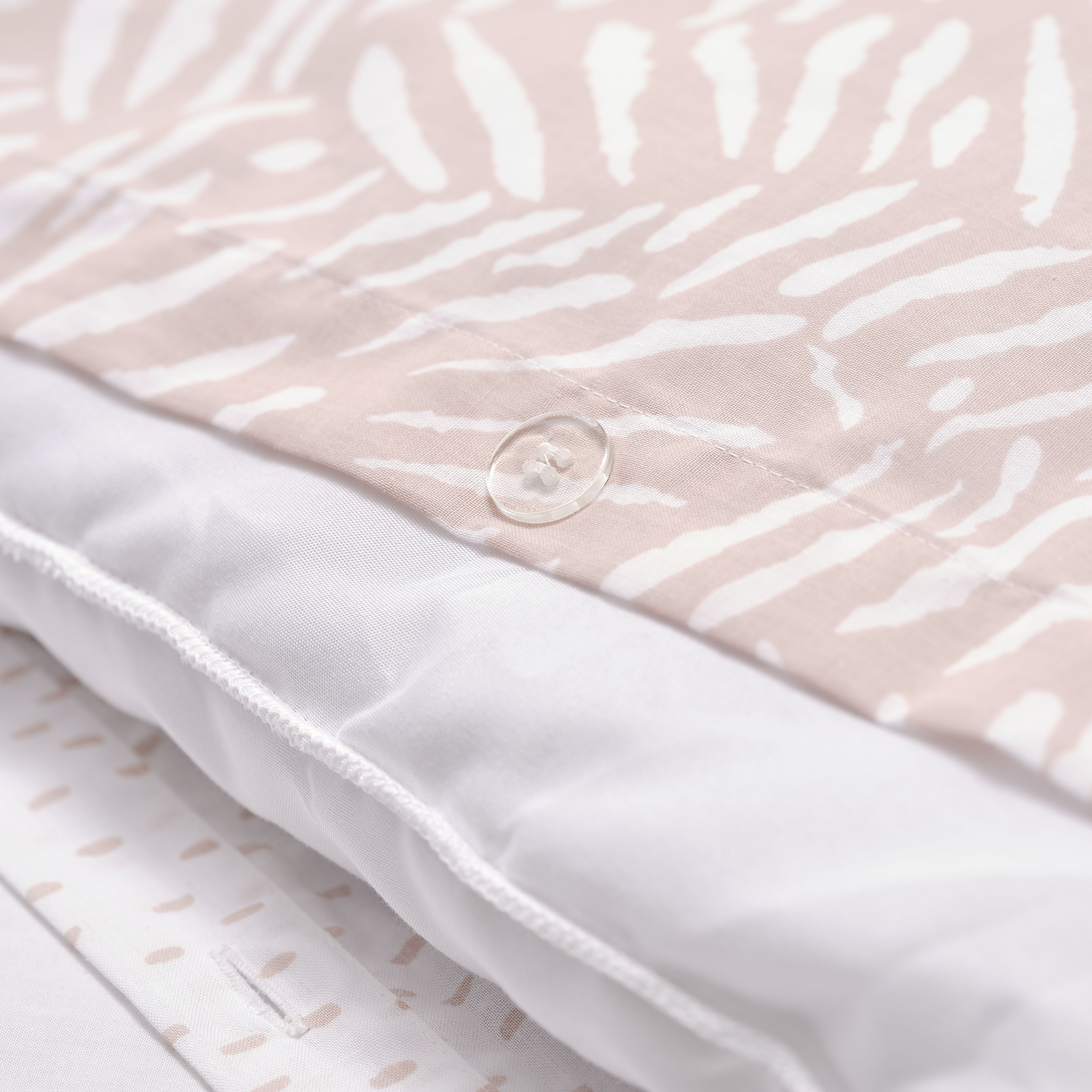 Lottie Printed Pink & white Double Duvet cover & pillow case set