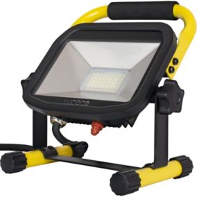 Luceco 1800lm Corded Integrated LED Work light