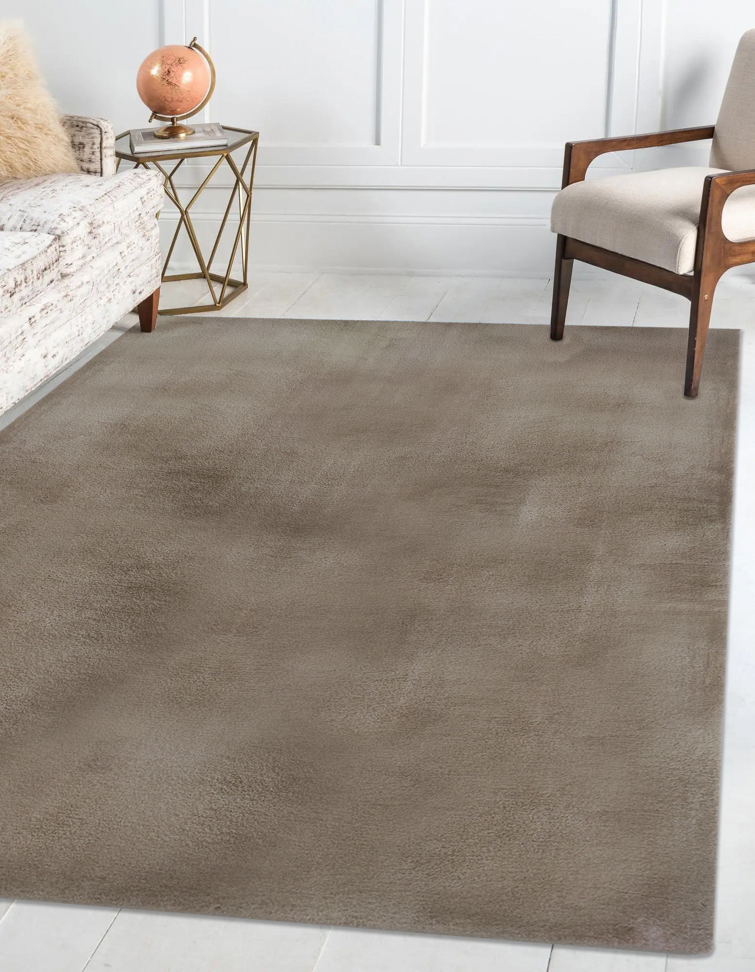 Luxury Faux Fur Taupe Fur effect Medium Rug, (L)170cm x (W)120cm