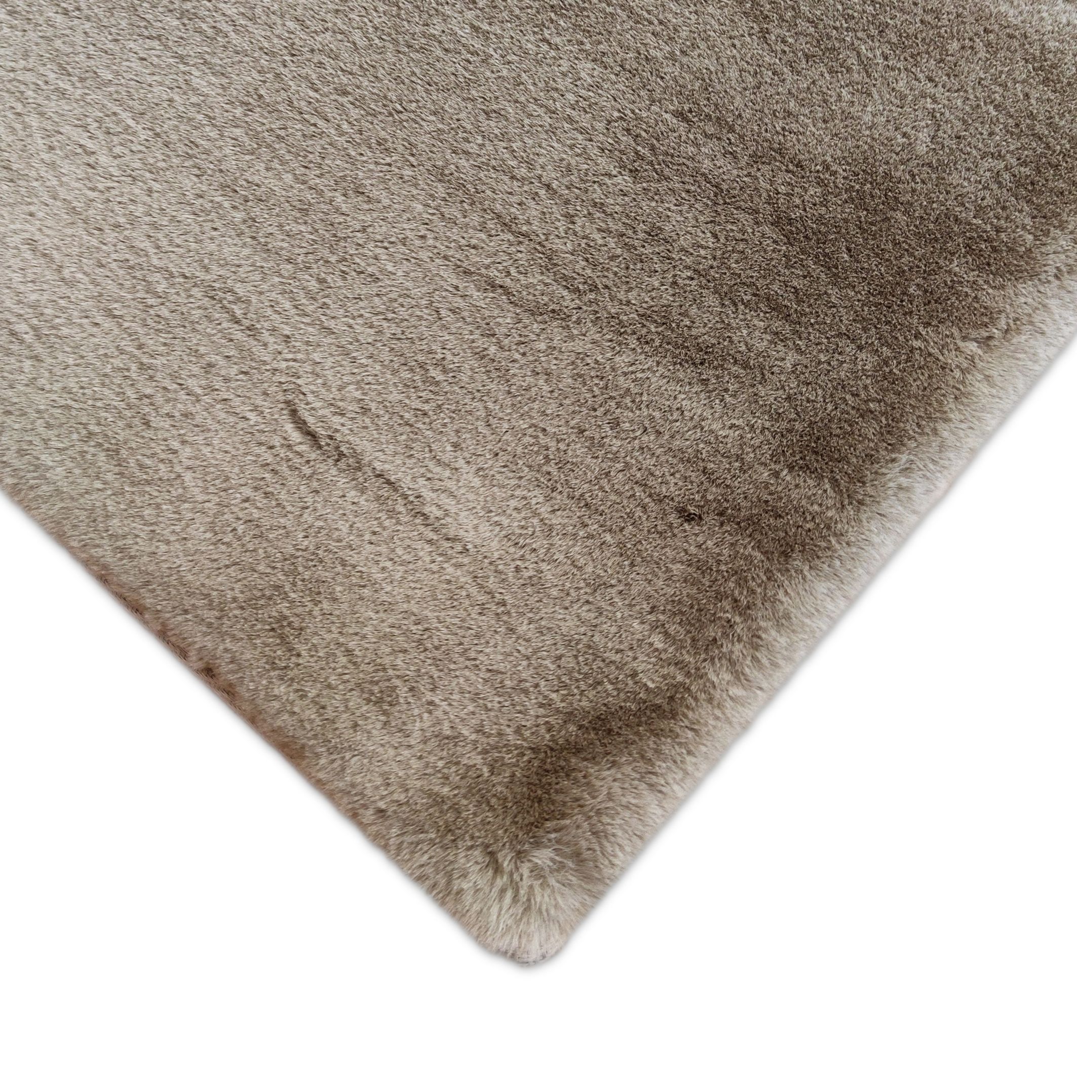 Luxury Faux Fur Taupe Fur effect Medium Rug, (L)170cm x (W)120cm
