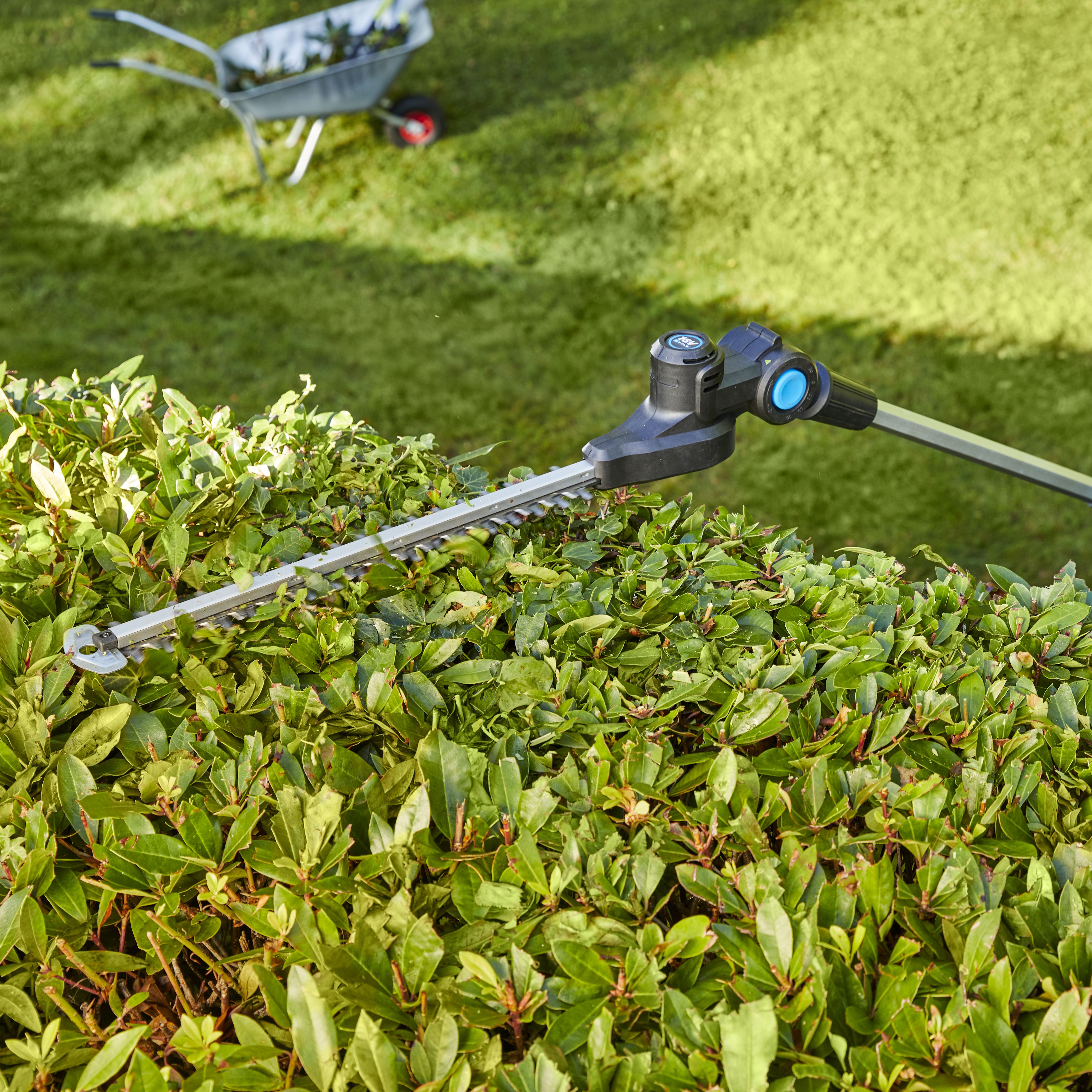 Mac Allister 18V 450mm MPHT1845-Li Cordless Pole hedge trimmer