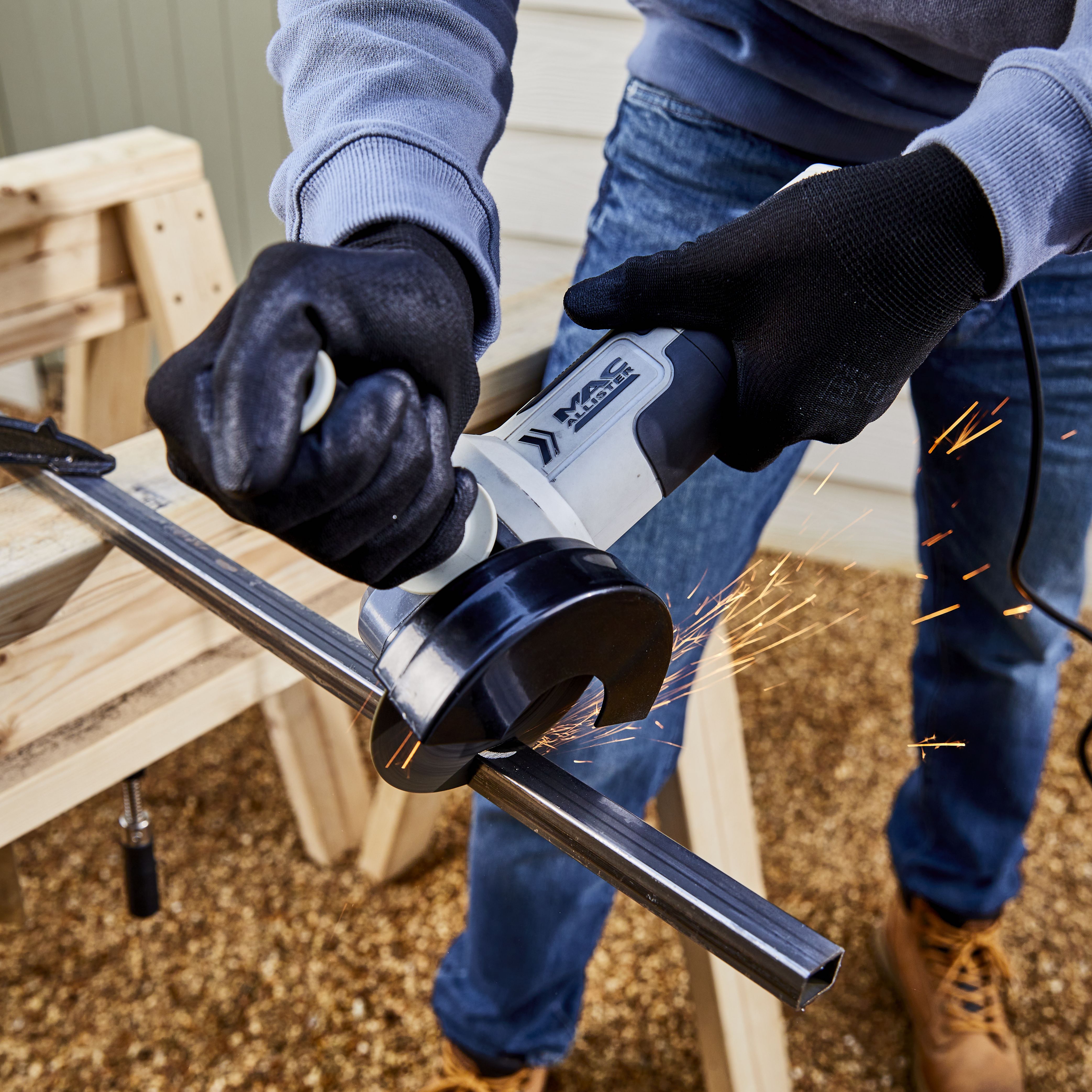 Mac Allister 750W 240V 115mm Corded Angle grinder 2525 Tradepoint