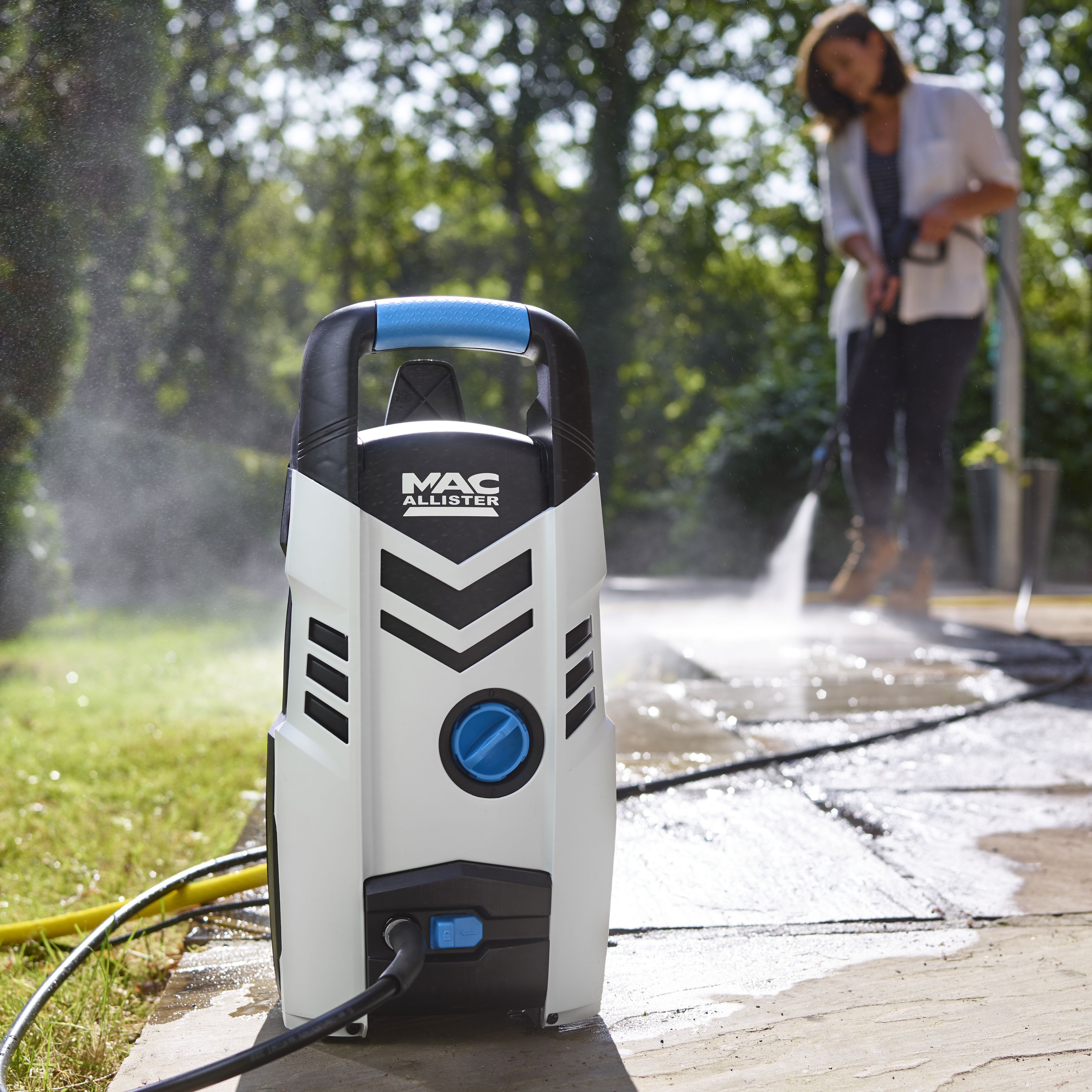 Macallister petrol store jet wash