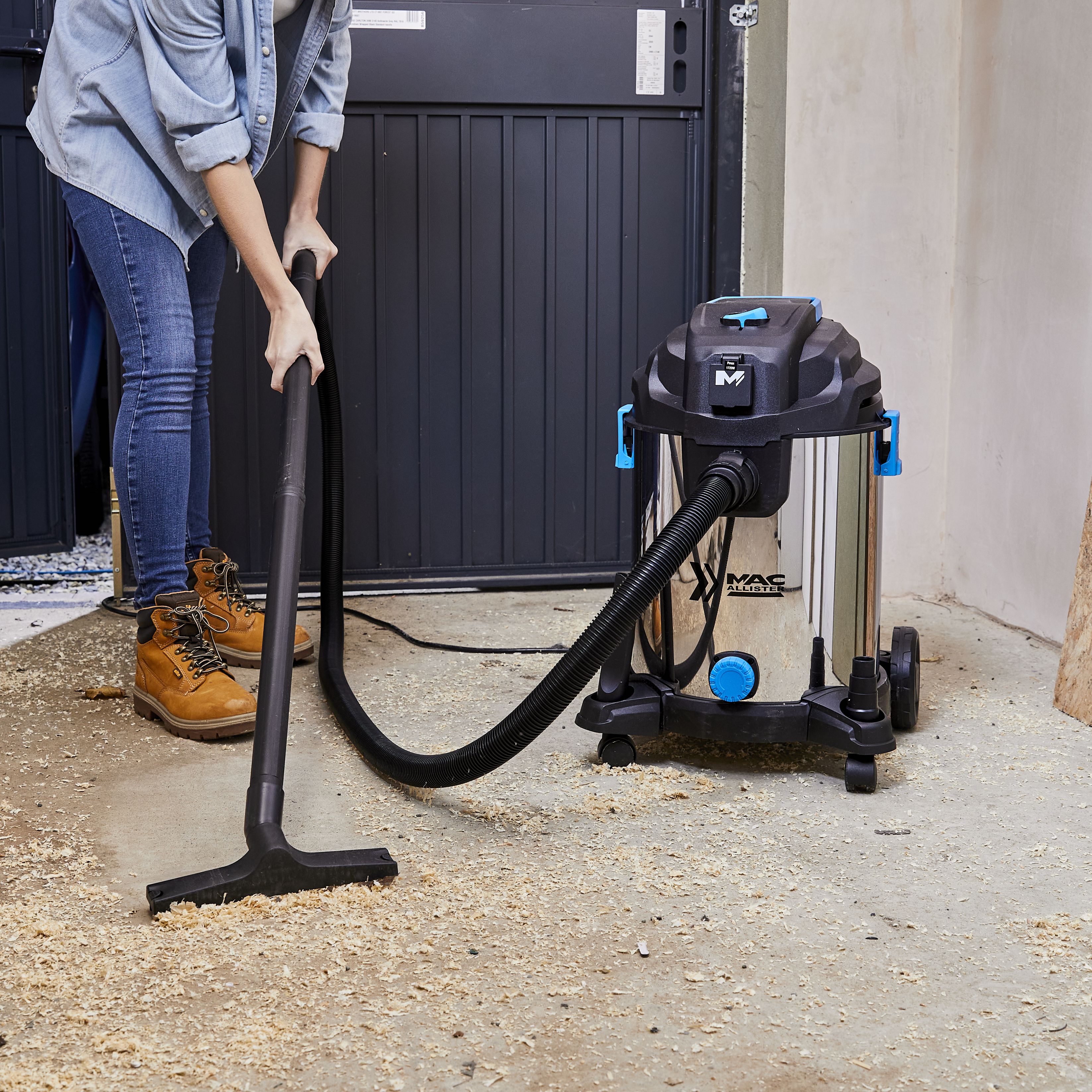 Macallister deals laser level