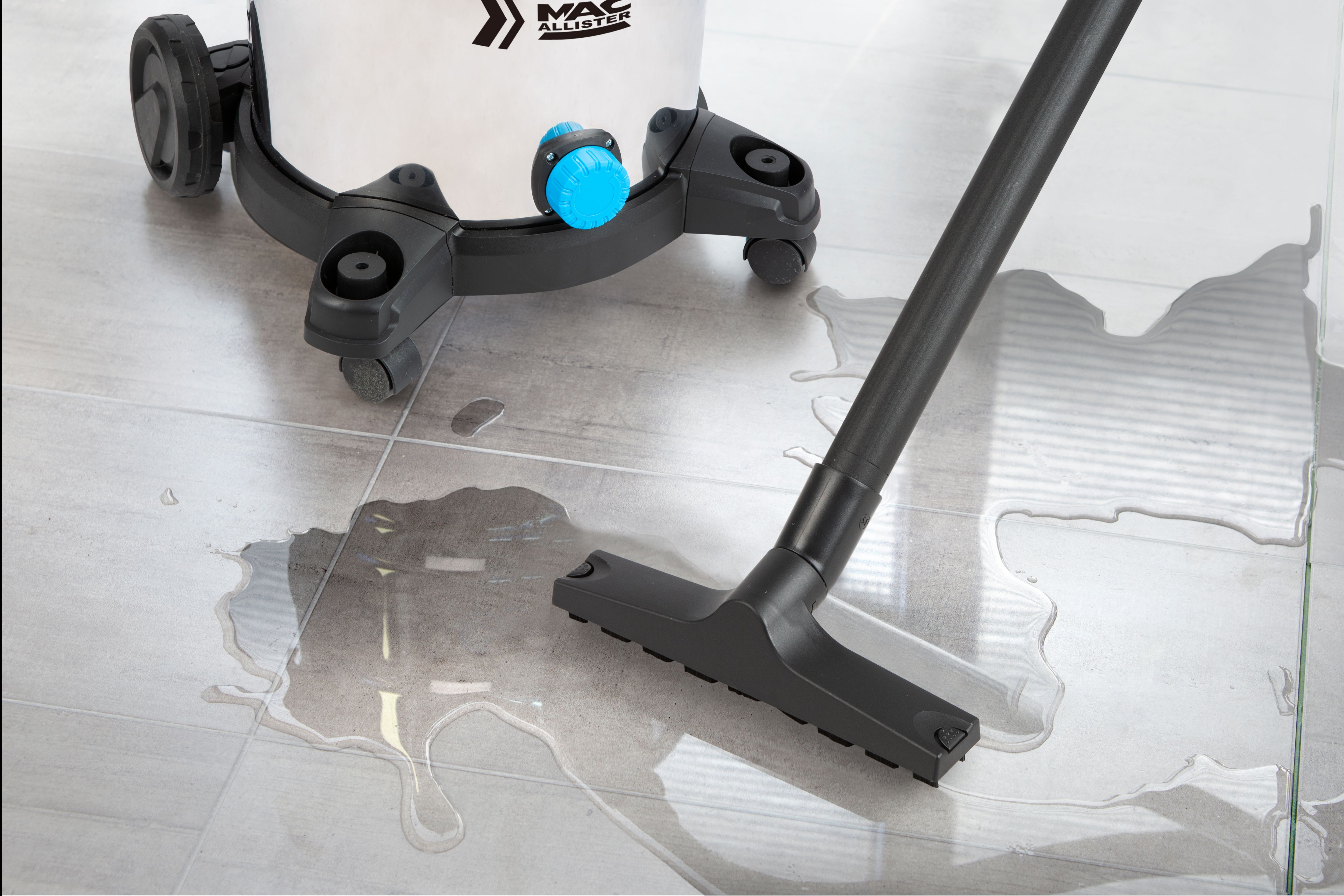 Macallister deals laser level