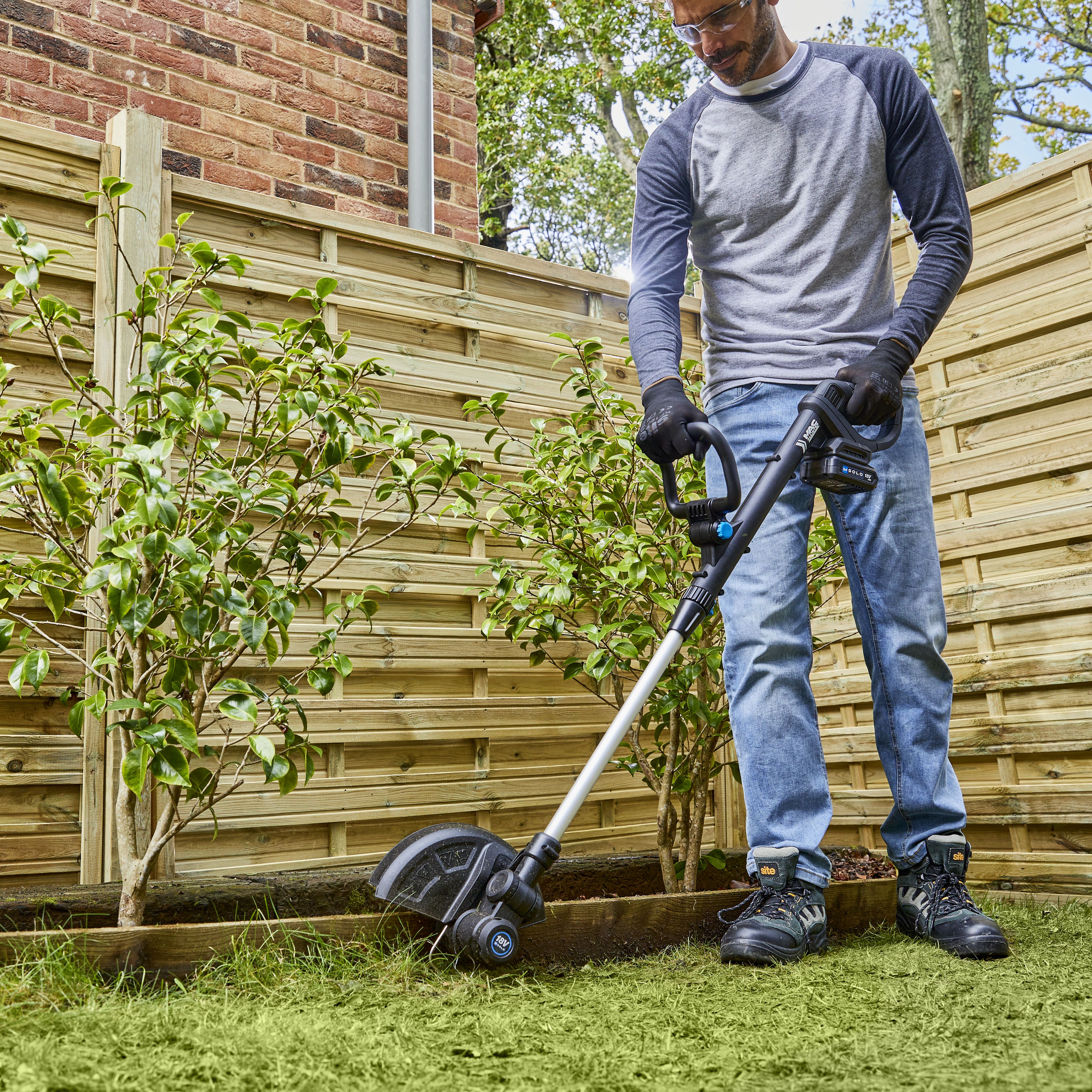 Mac Allister Solo 18V 250mm Cordless Grass trimmer MGT1825-Li