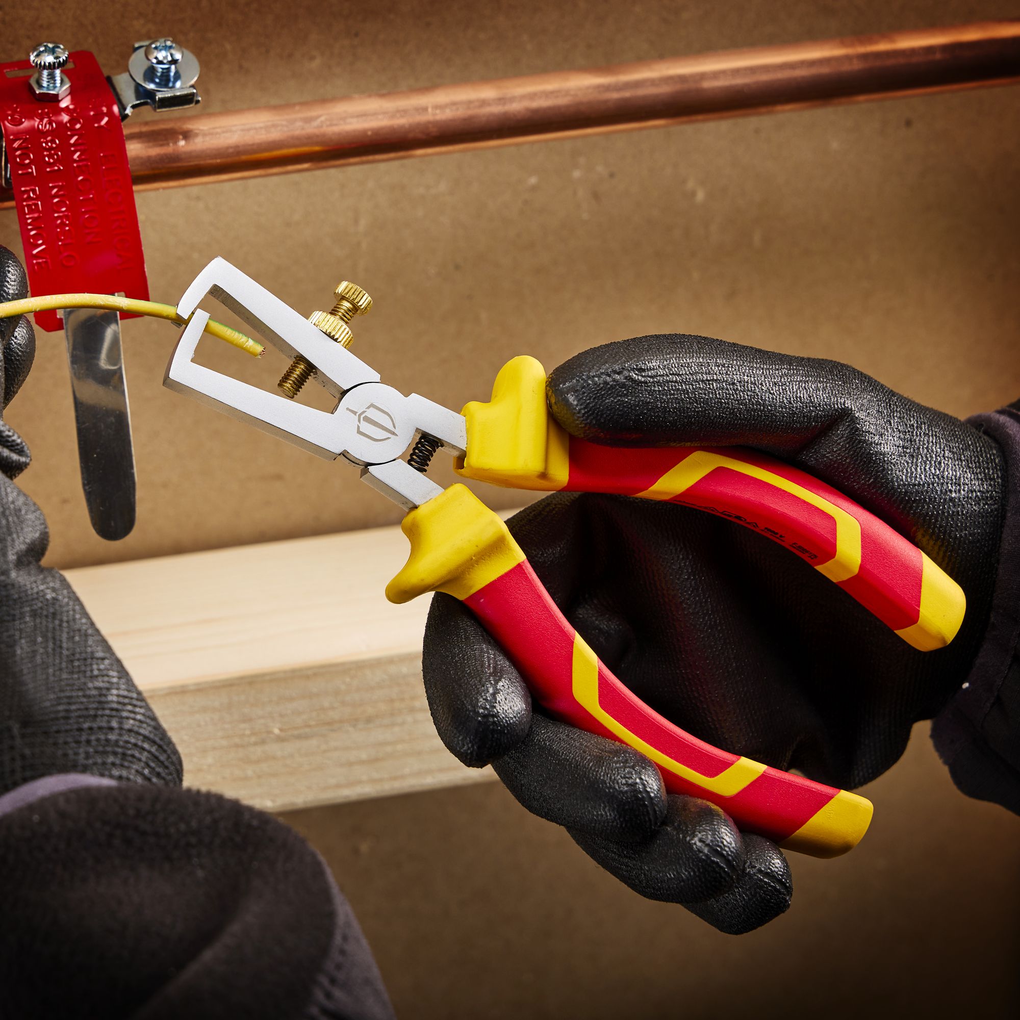 Magnusson 160mm VDE certified Wire stripping pliers