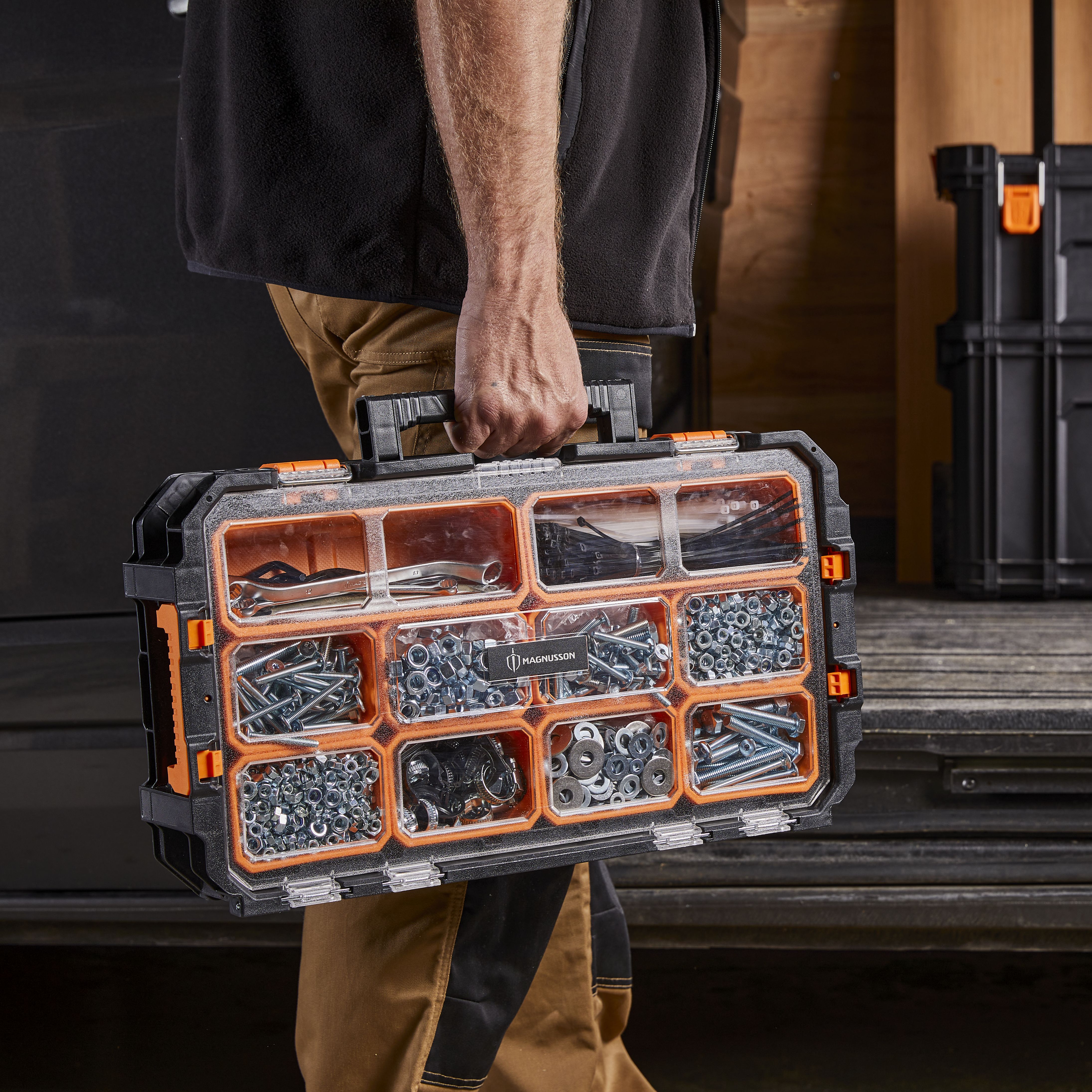 Magnusson Black 11.89in Organiser